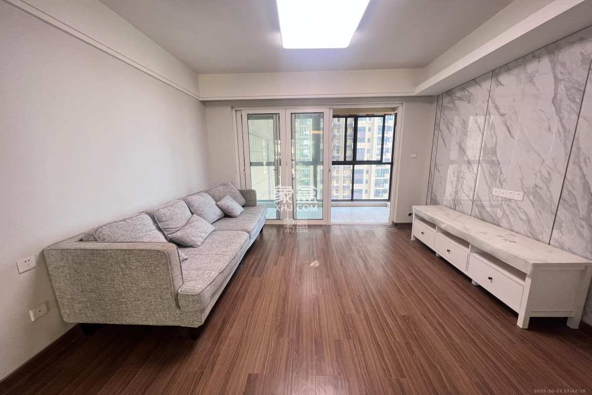 保利香槟国际 4室2厅2卫 2200.0元/月 保利香槟国际 4室2厅2卫 2200.0元/月室内图