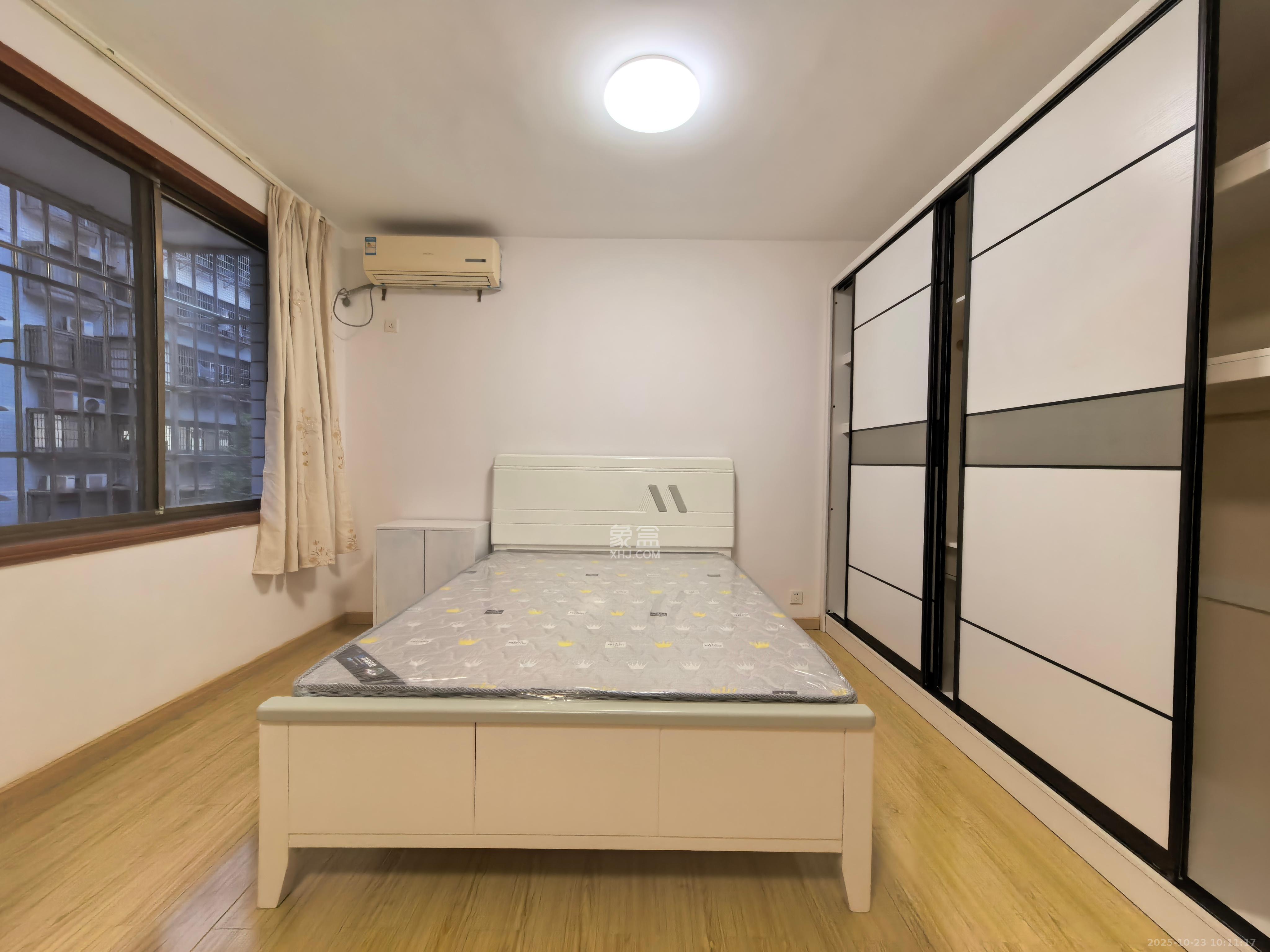 望龙小区  2室2厅1卫    1800.0元/月室内图