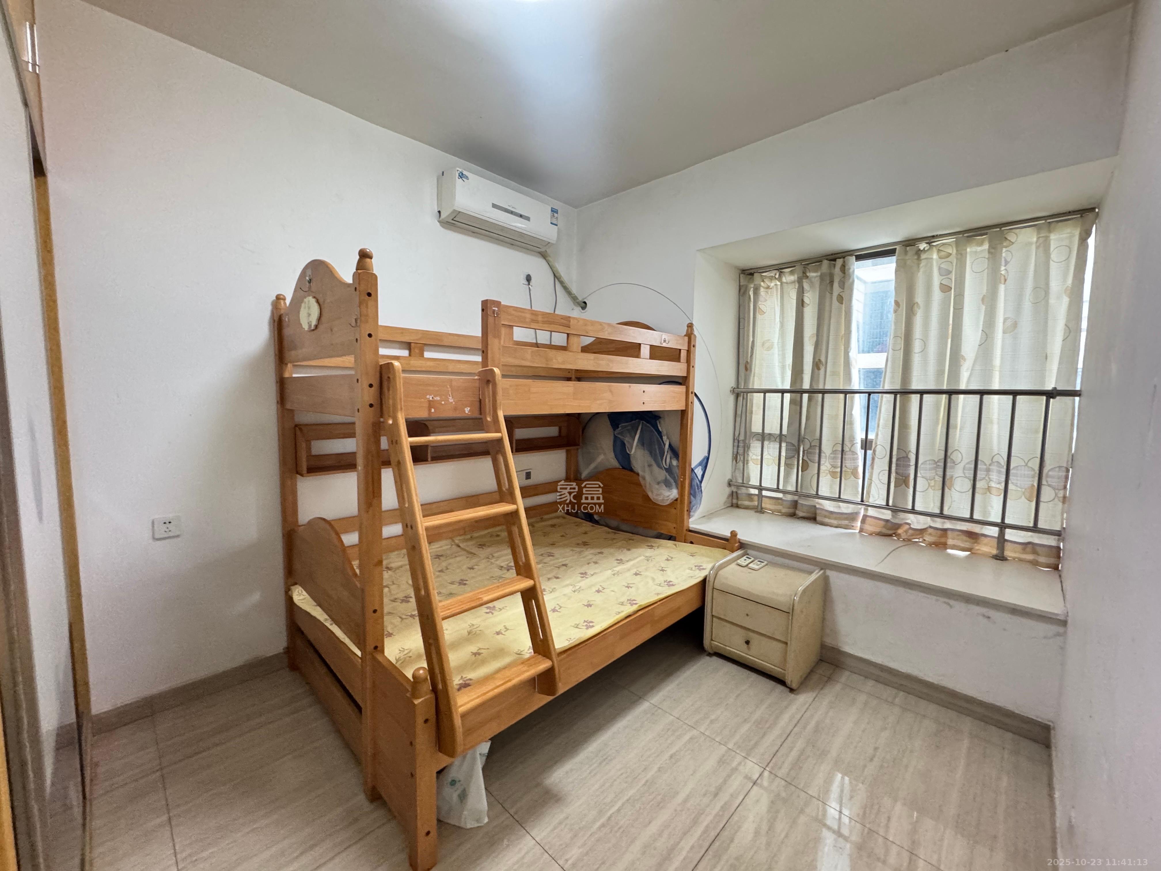 德庆水韵山城 1室2厅0卫 1800.0元/月 德庆水韵山城 1室2厅0卫 1800.0元/月室内图