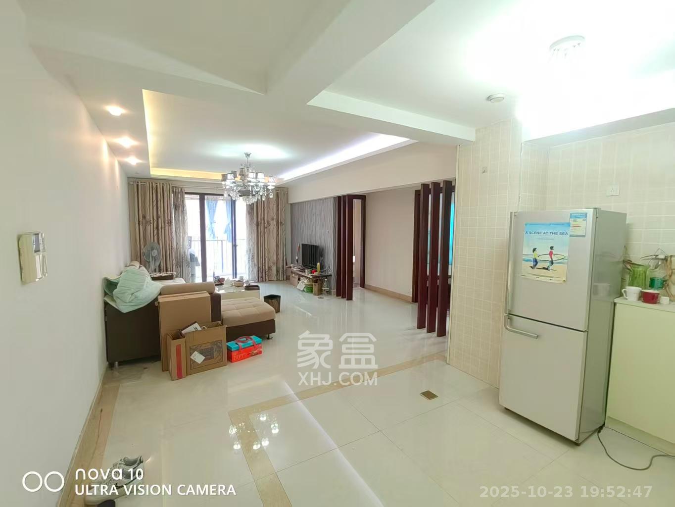 华润凤凰城二期  3室2厅1卫    1800.0元/月室内图