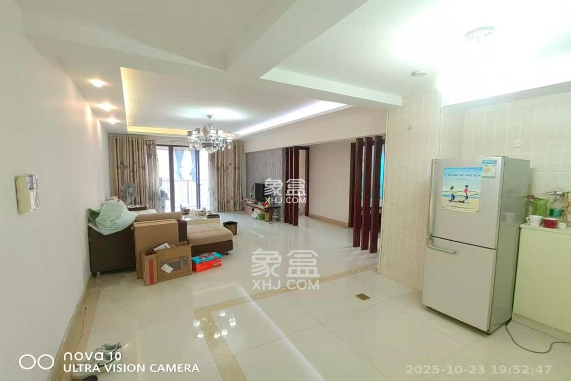 华润凤凰城二期  3室2厅1卫    1800.0元/月 华润凤凰城二期  3室2厅1卫    1800.0元/月室内图