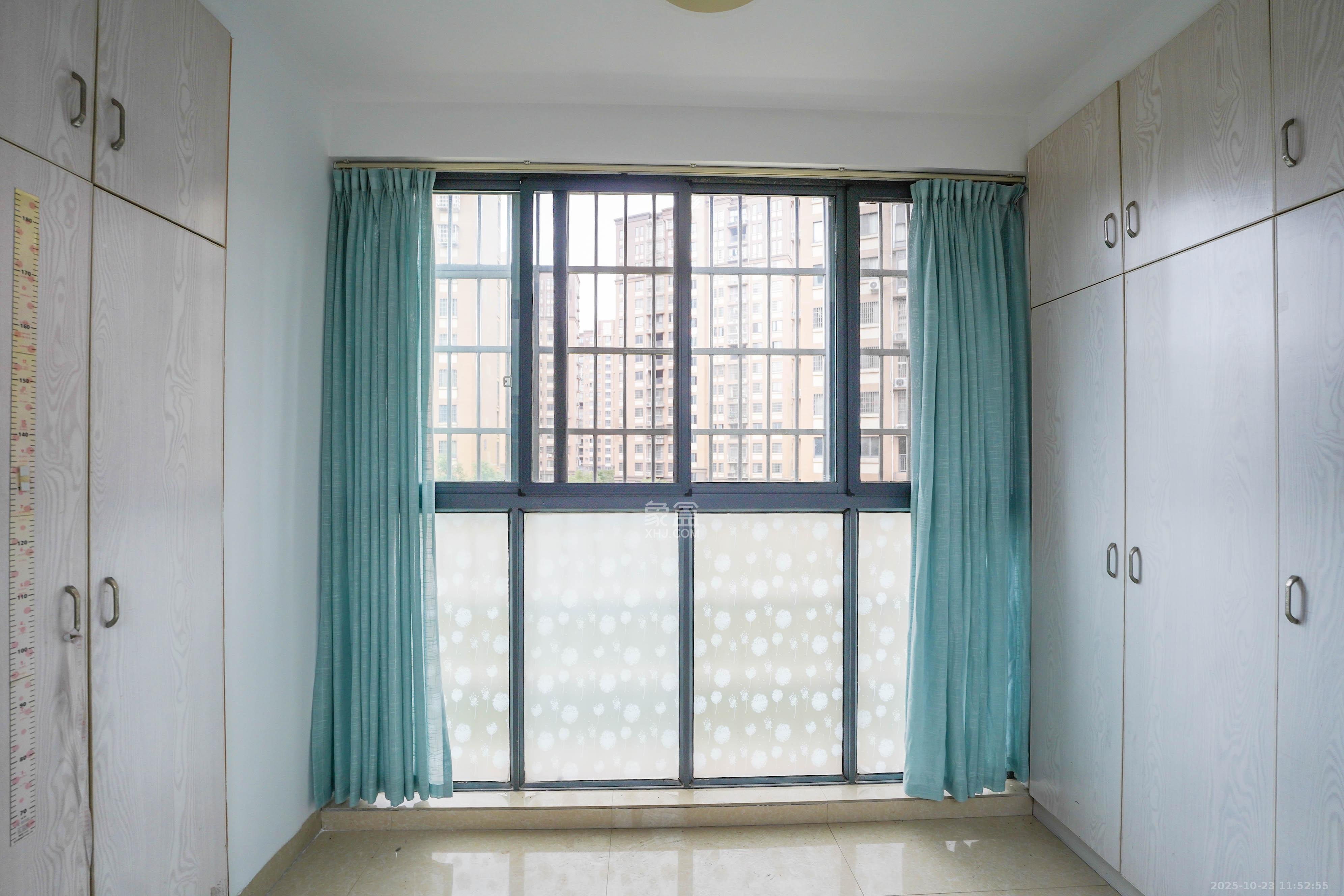 山水嘉园  3室2厅1卫    56.0万阳台