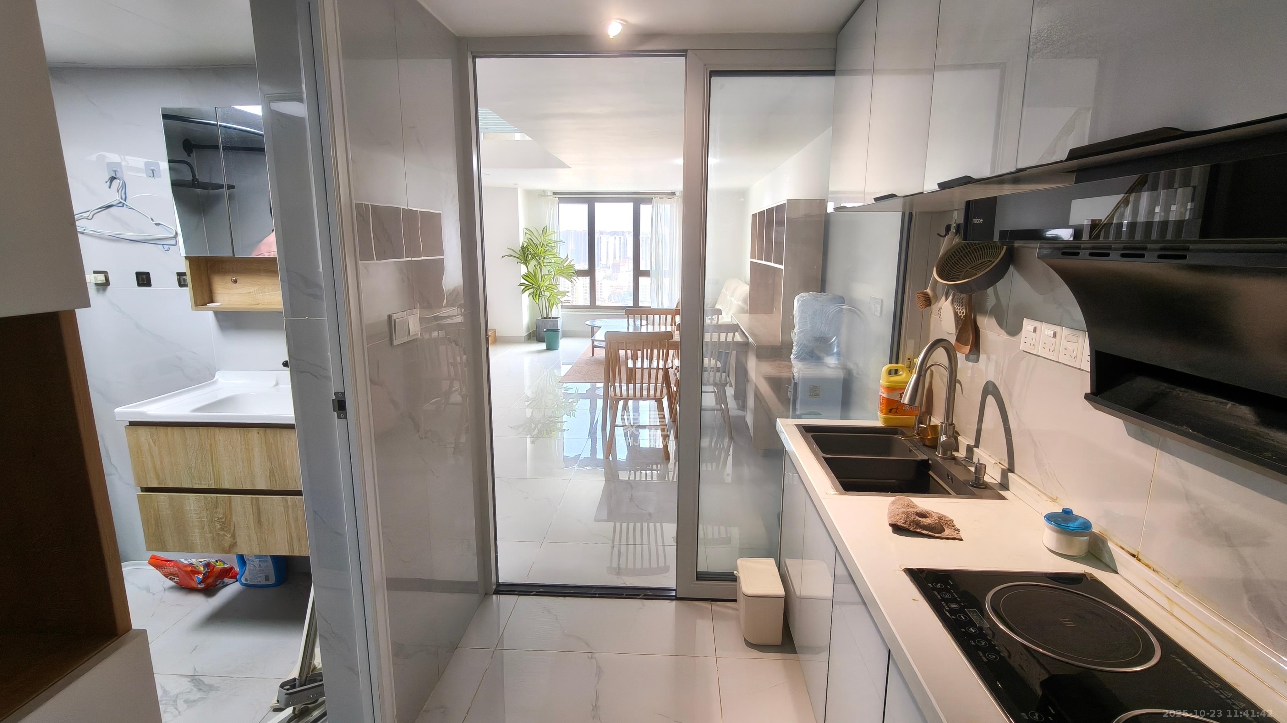 雅居乐新地  2室1厅1卫    1800.0元/月室内图