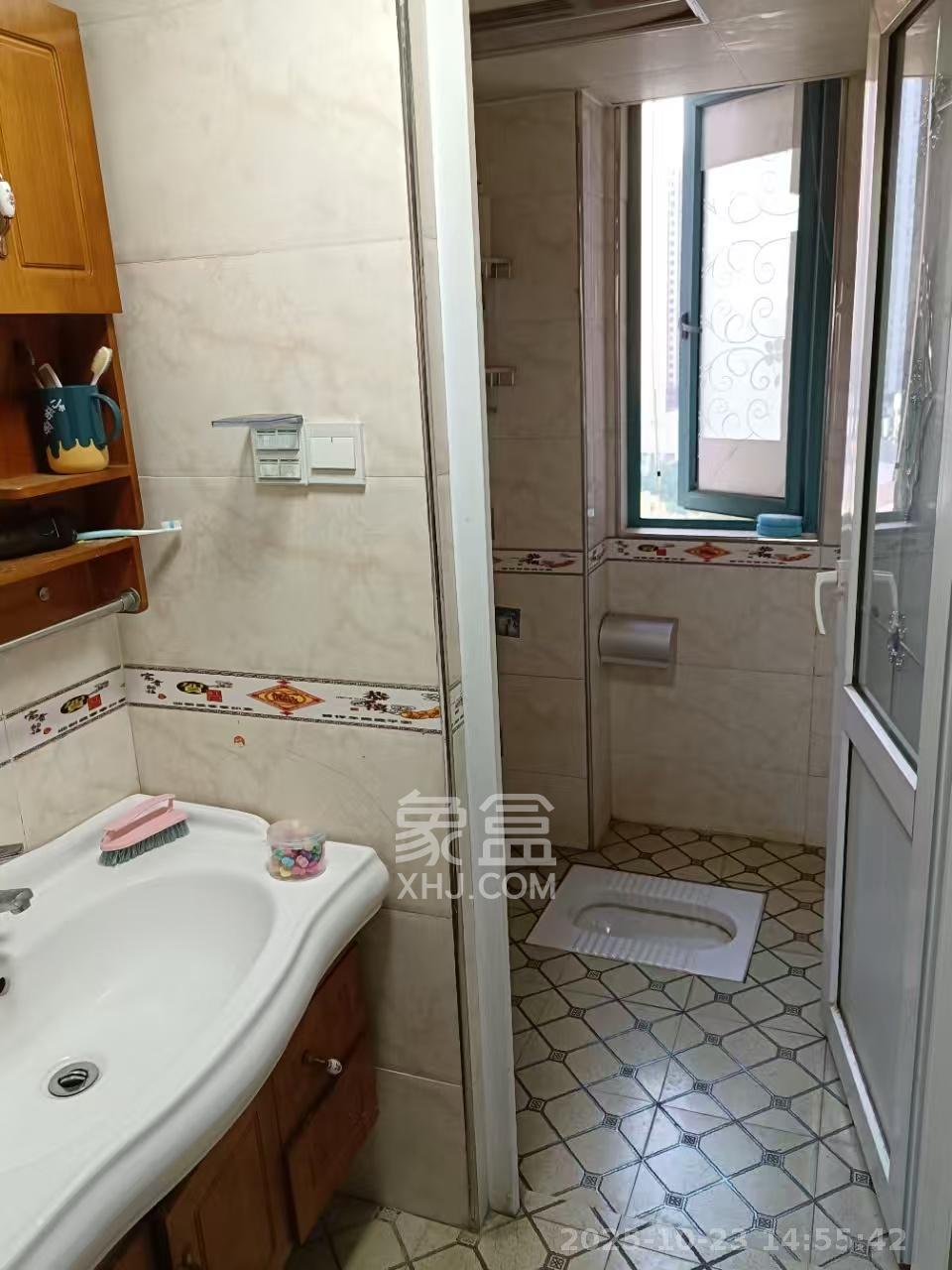 蝴蝶谷 3室2厅2卫 1800.0元/月 蝴蝶谷 3室2厅2卫 1800.0元/月室内图