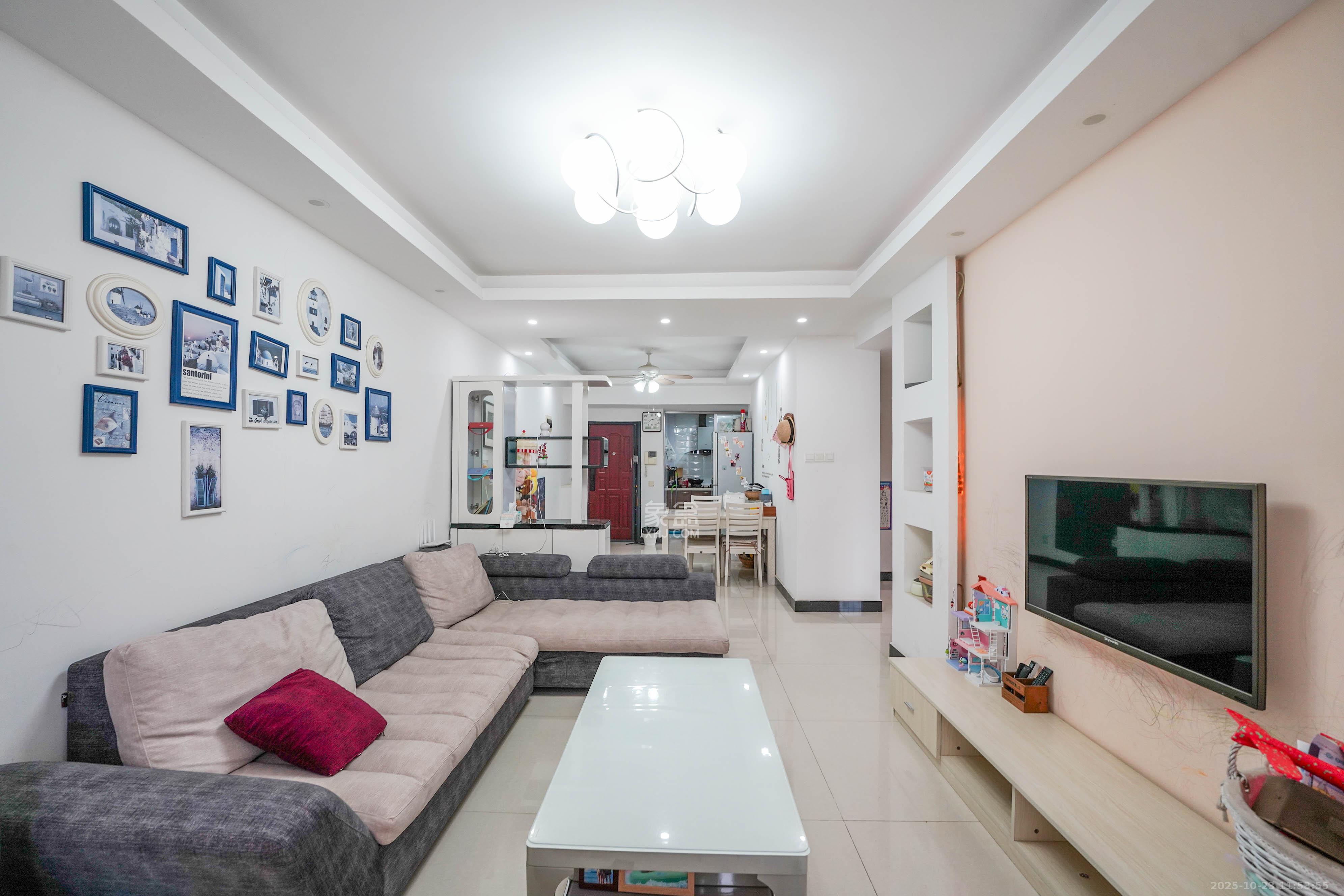 山水嘉园  3室2厅1卫    55.0万客厅