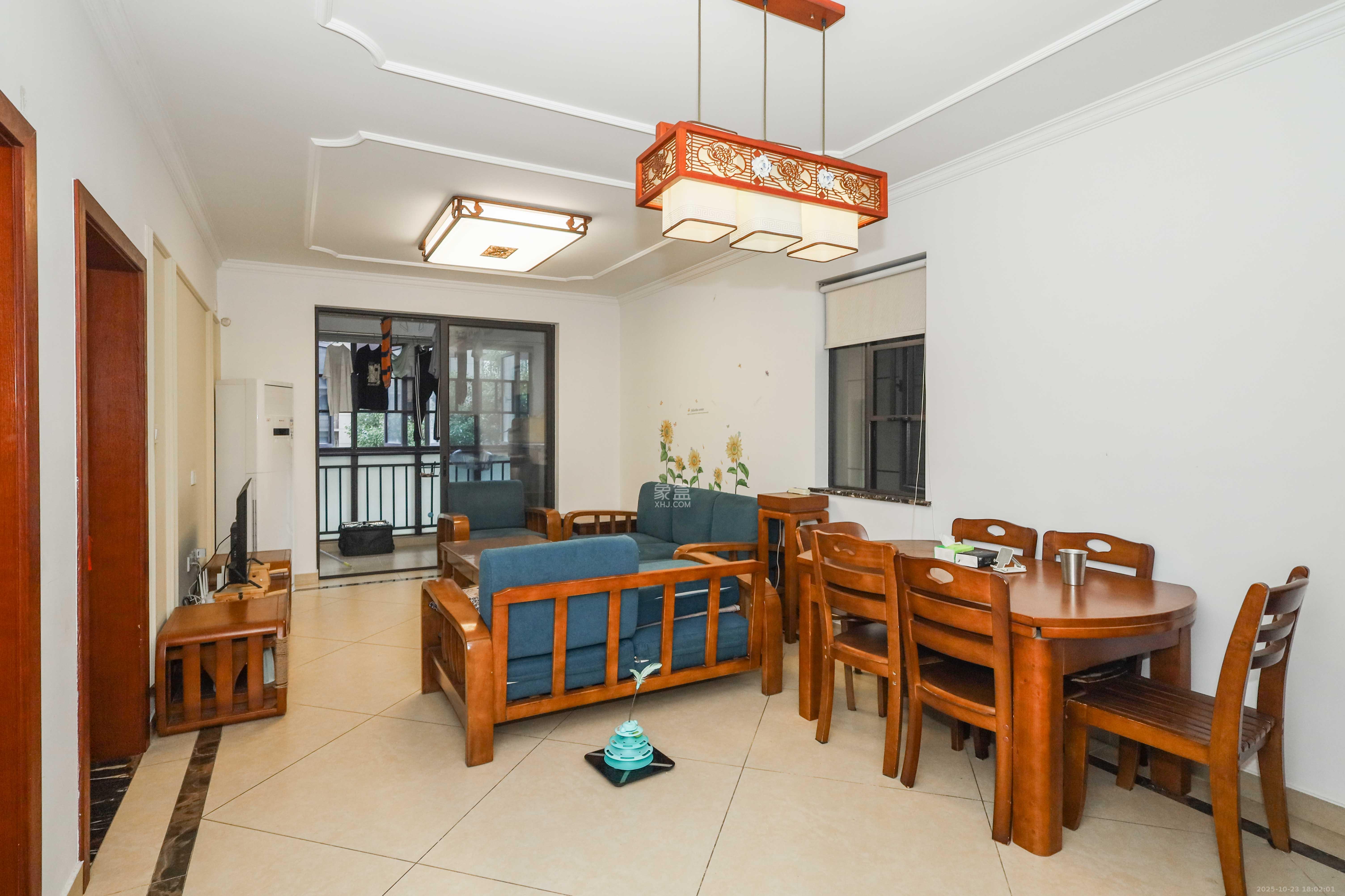 中国铁建梅溪青秀二期  3室2厅2卫    108.0万客厅