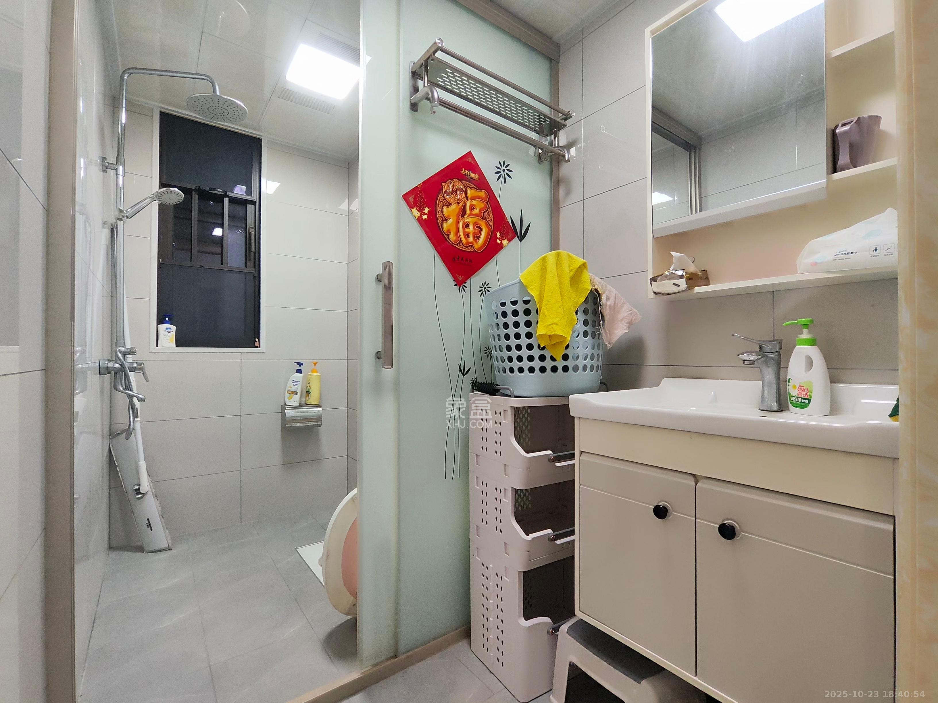 龙湖璟宸原著(龙湖紫宸)  3室2厅2卫    2200.0元/月 龙湖璟宸原著(龙湖紫宸)  3室2厅2卫    2200.0元/月室内图