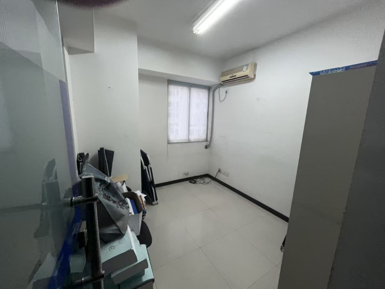 世贸中心  1室0厅0卫    3500.0元/月 世贸中心  1室0厅0卫    3500.0元/月室内图