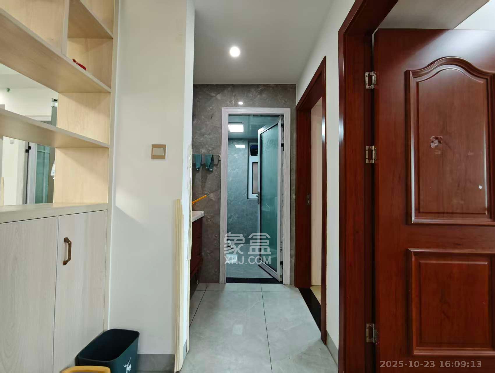 荣盛花语城 3室2厅2卫 2500.0元/月 荣盛花语城 3室2厅2卫 2500.0元/月室内图