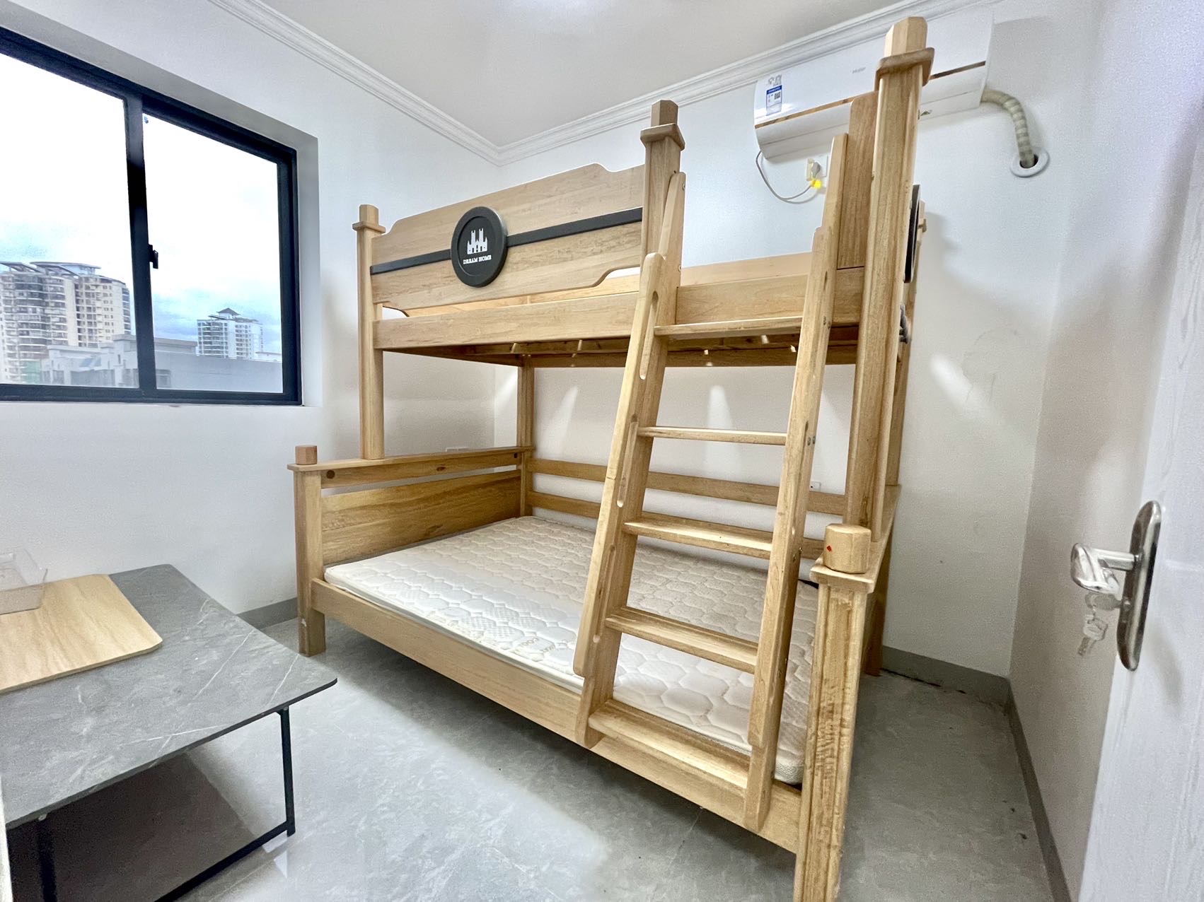 星华海德豪庭  3室2厅1卫    2800.0元/月室内图