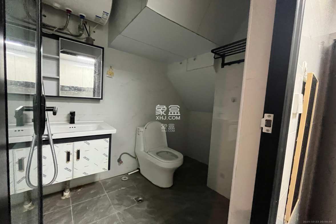 中一鲲出(鲲鹏府) 1室1厅1卫 1400.0元/月 中一鲲出(鲲鹏府) 1室1厅1卫 1400.0元/月室内图