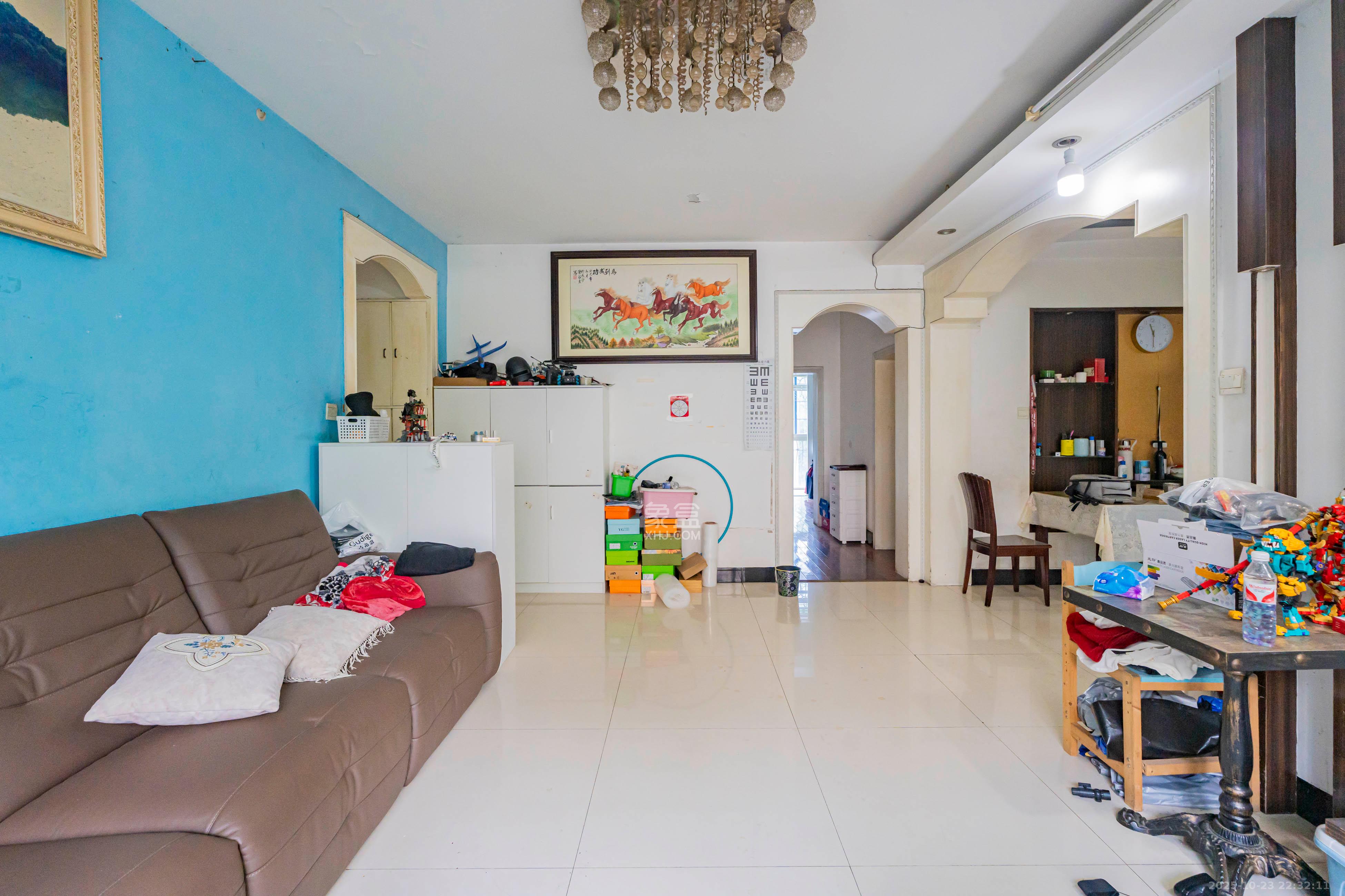 金帆小区  3室2厅1卫    65.0万 金帆小区  3室2厅1卫    65.0万客厅