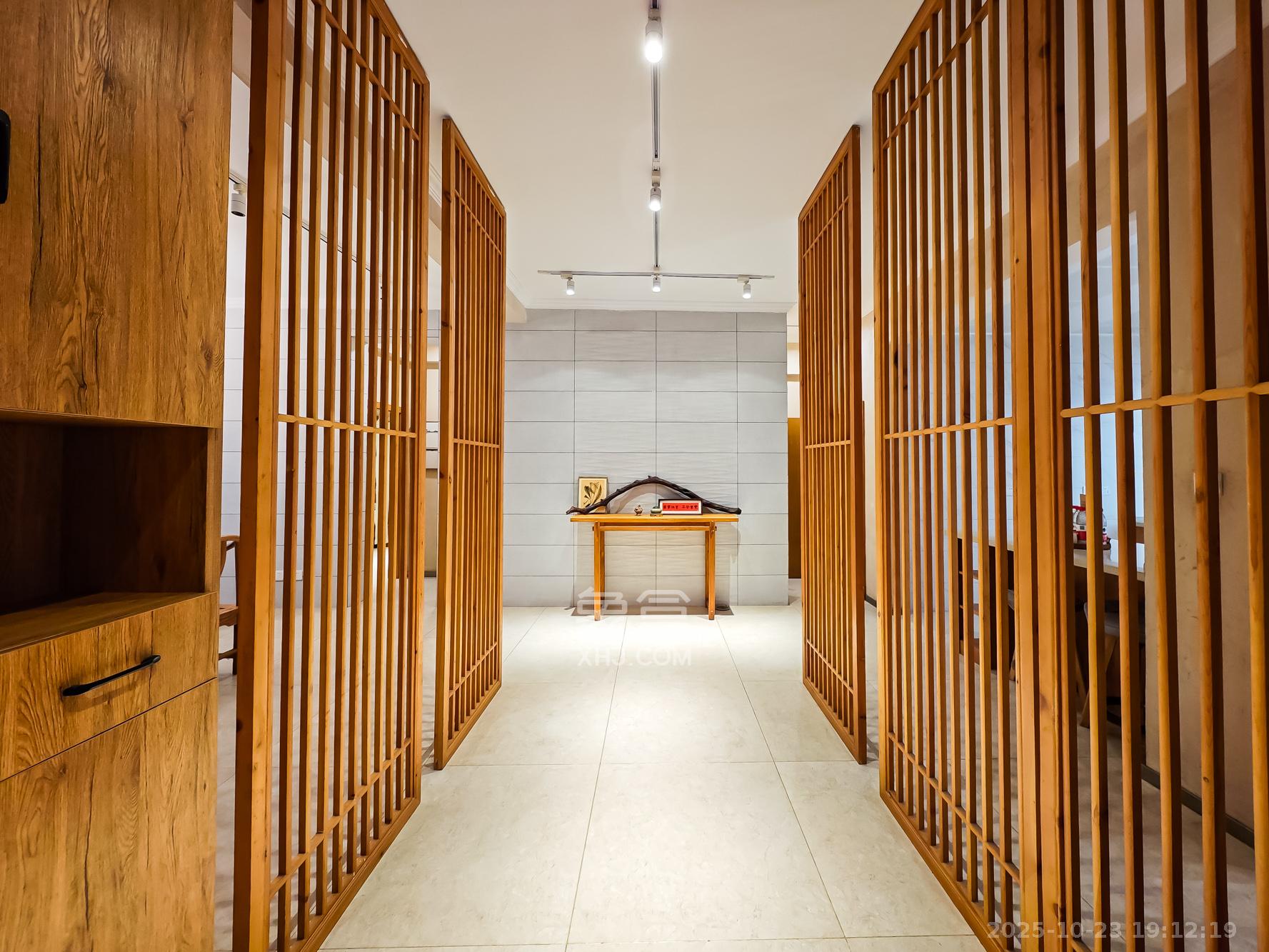 绿地海外滩一期  5室2厅3卫    380.0万其他