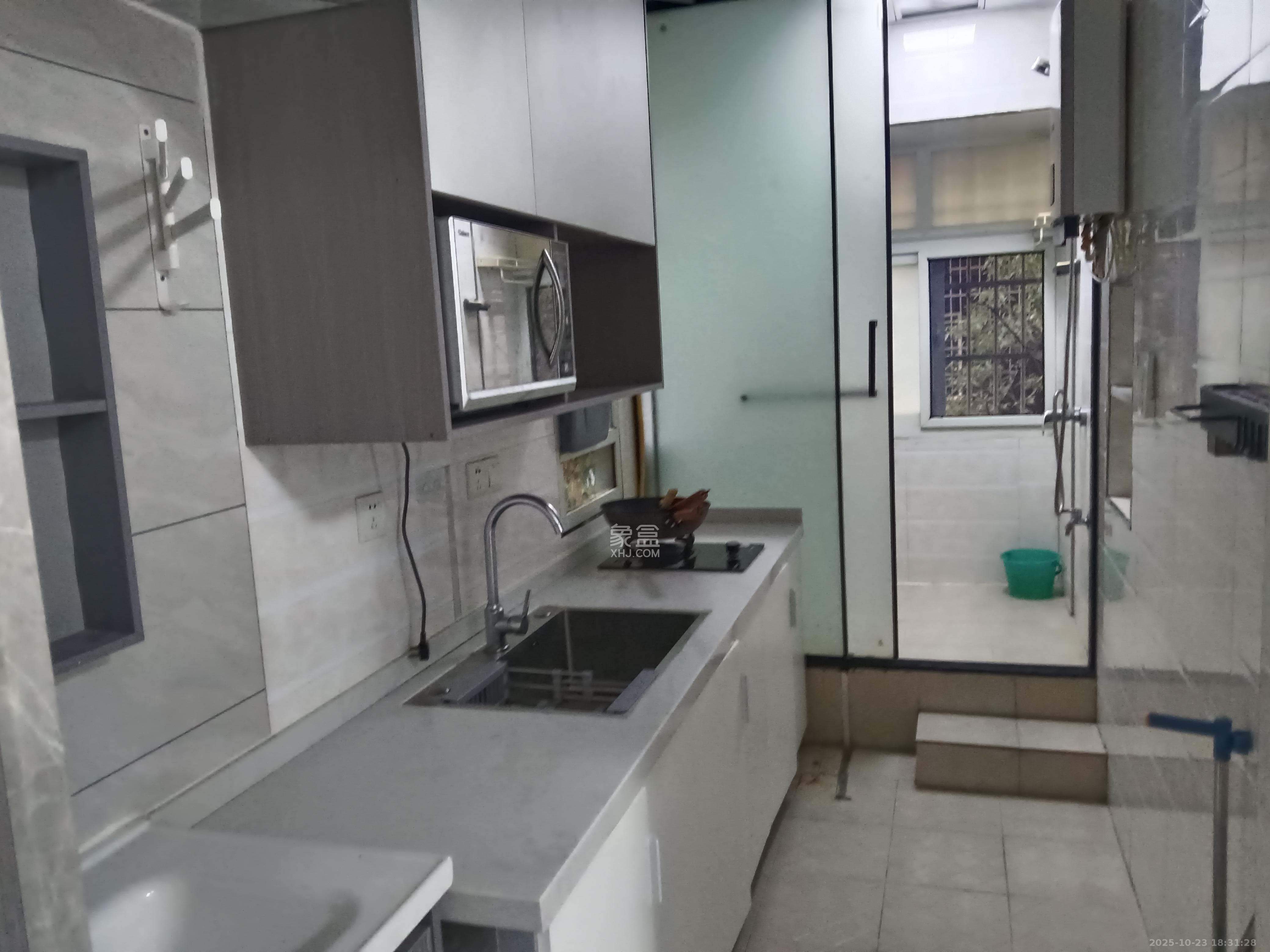 曾家湾小区  2室1厅1卫    1600.0元/月 曾家湾小区  2室1厅1卫    1600.0元/月室内图