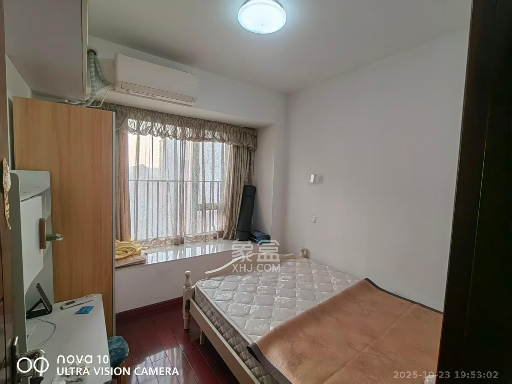 华润凤凰城二期  3室2厅1卫    1800.0元/月室内图