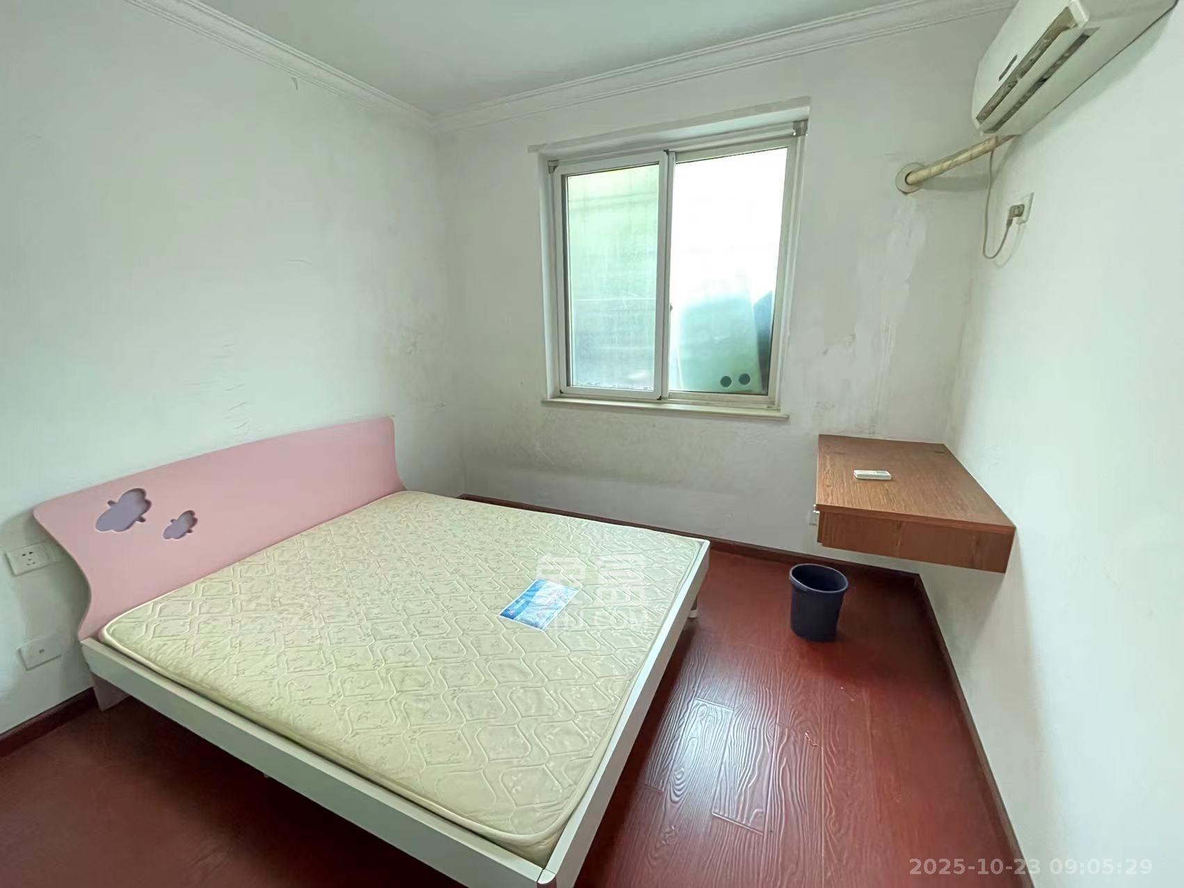 江南公寓  1室1厅1卫    1500.0元/月室内图