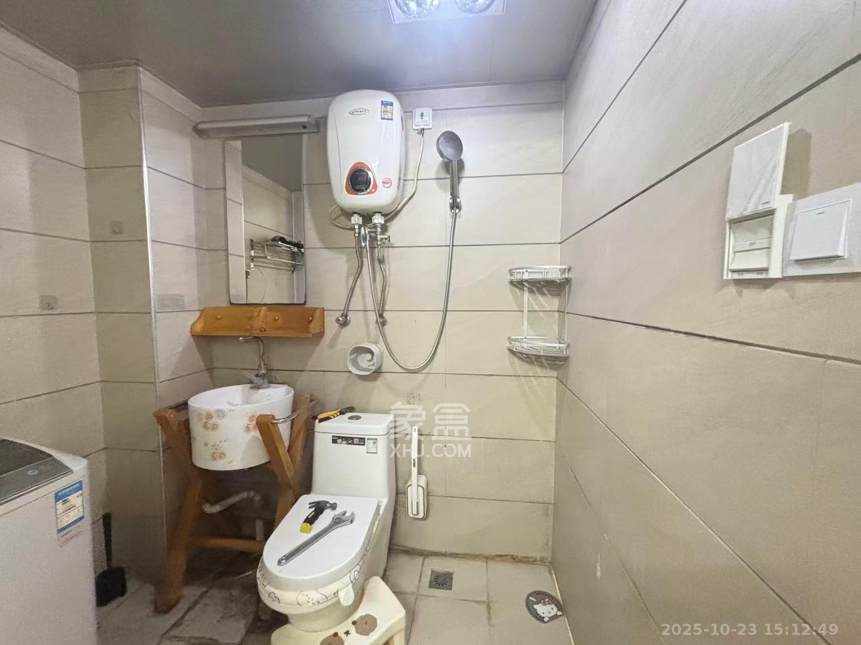 他城(天鸿时代公寓) 1室1厅1卫 1400.0元/月 他城(天鸿时代公寓) 1室1厅1卫 1400.0元/月室内图