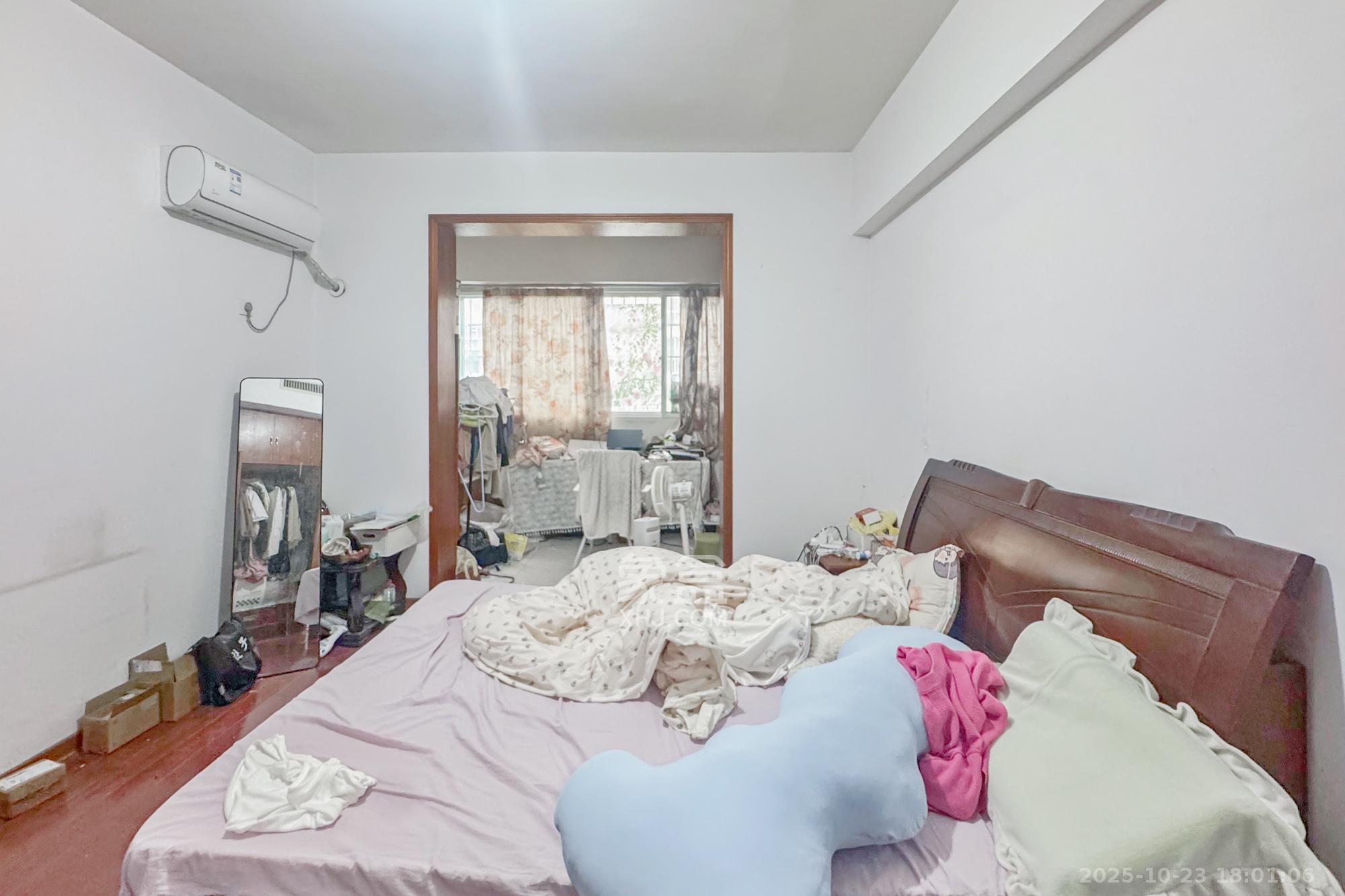 科技公寓  3室2厅2卫    128.8万卧室