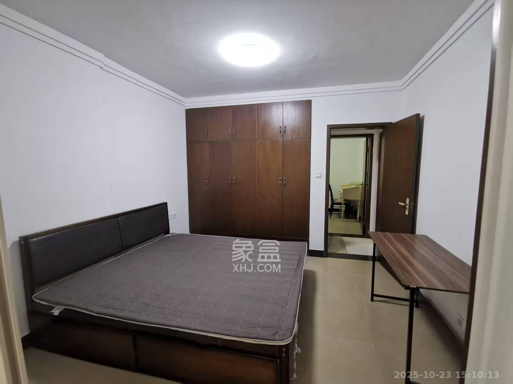 玛依拉山庄  3室2厅1卫    2700.0元/月 玛依拉山庄  3室2厅1卫    2700.0元/月室内图