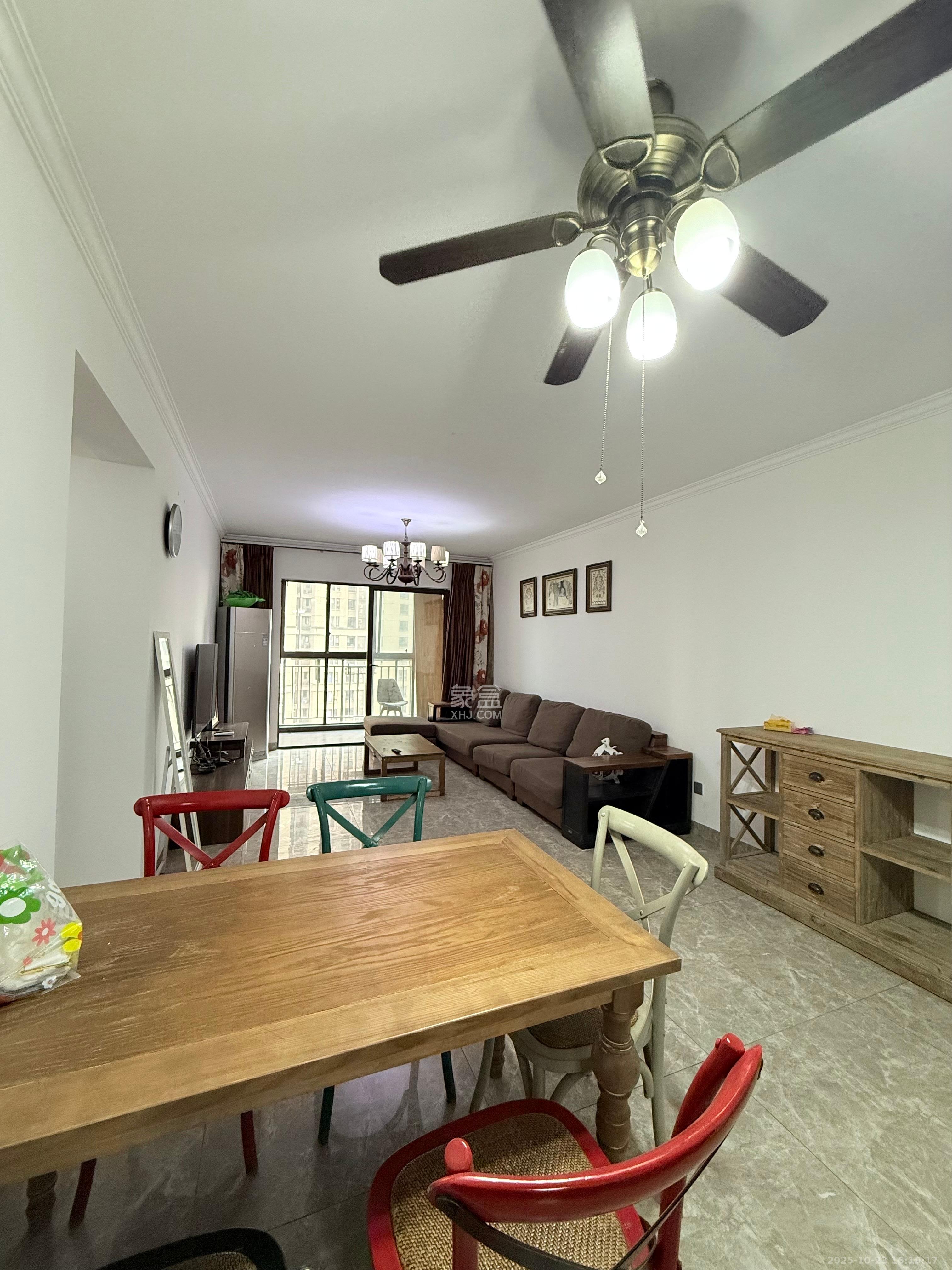 华润橡树湾  3室2厅2卫    2100.0元/月室内图