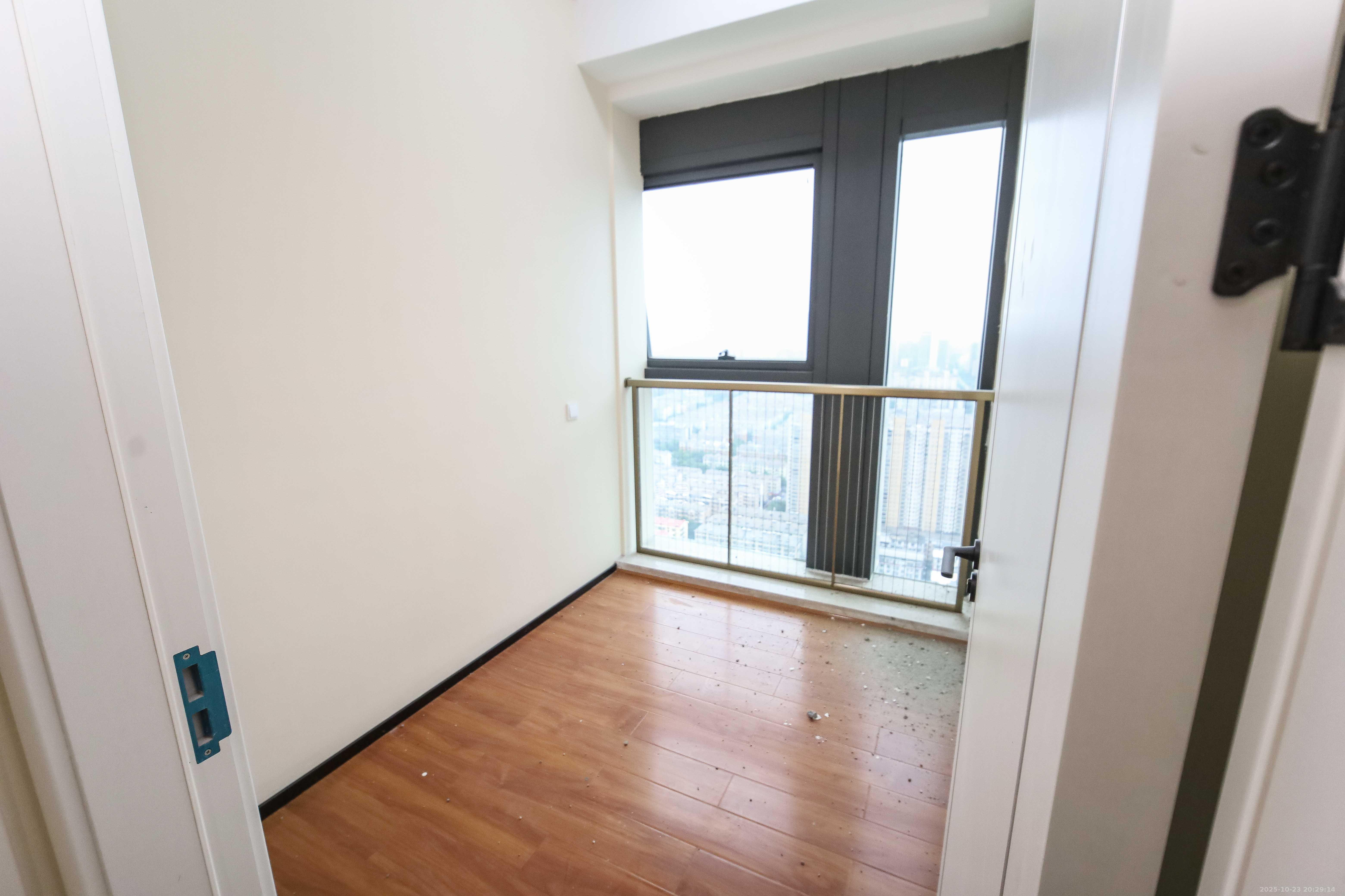 恒大珺悦府  3室2厅1卫    80.0万卧室