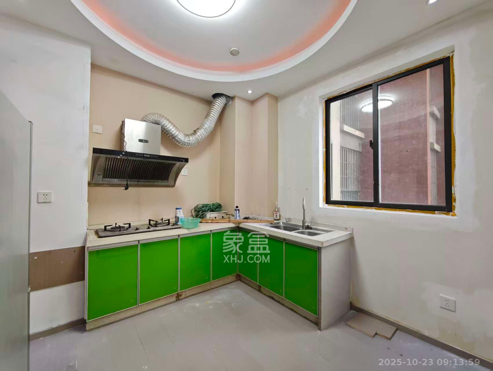 华润凤凰城二期  3室2厅2卫    3000.0元/月 华润凤凰城二期  3室2厅2卫    3000.0元/月室内图