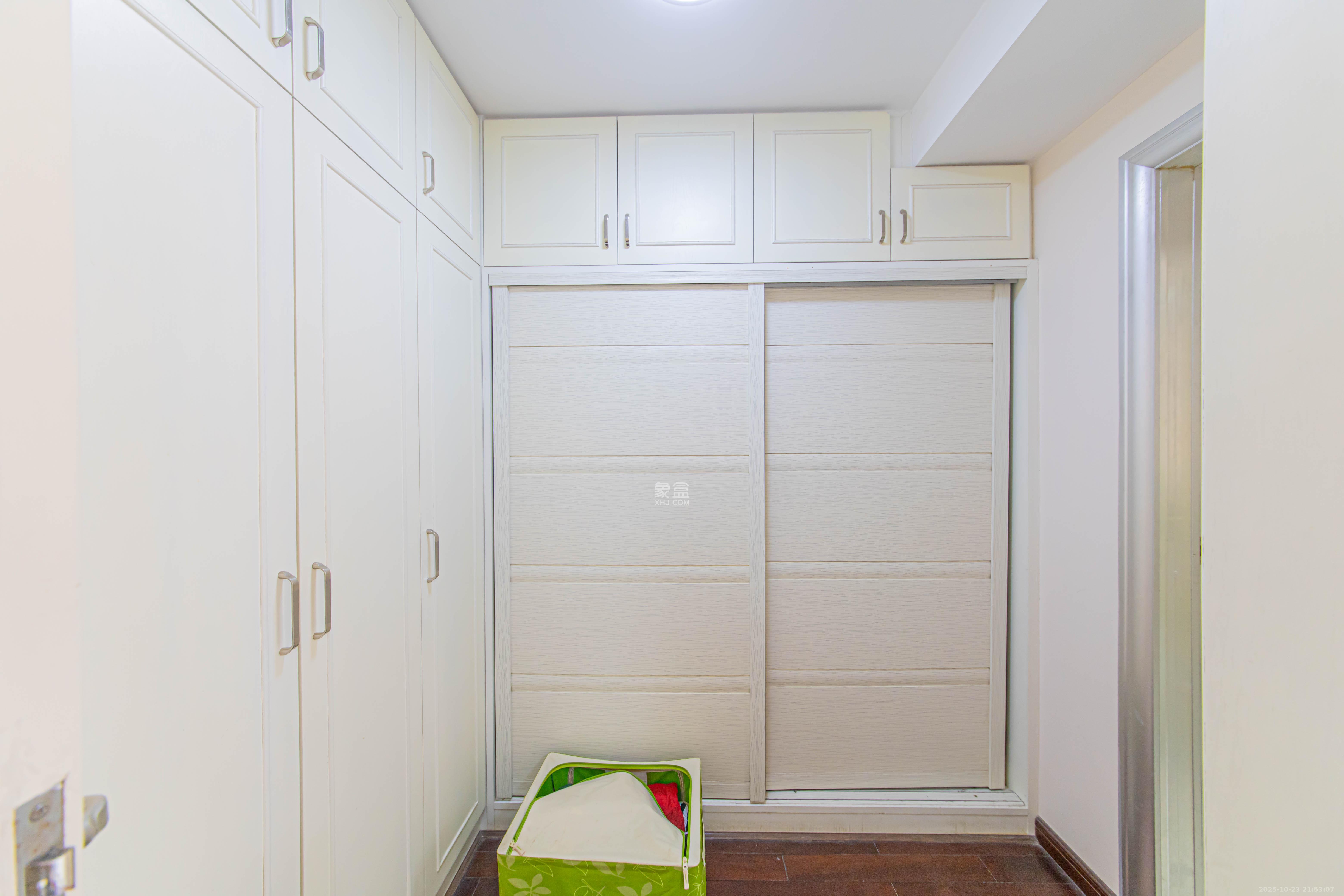 鑫远和城（一、二期）  4室2厅2卫    145.0万卫生间