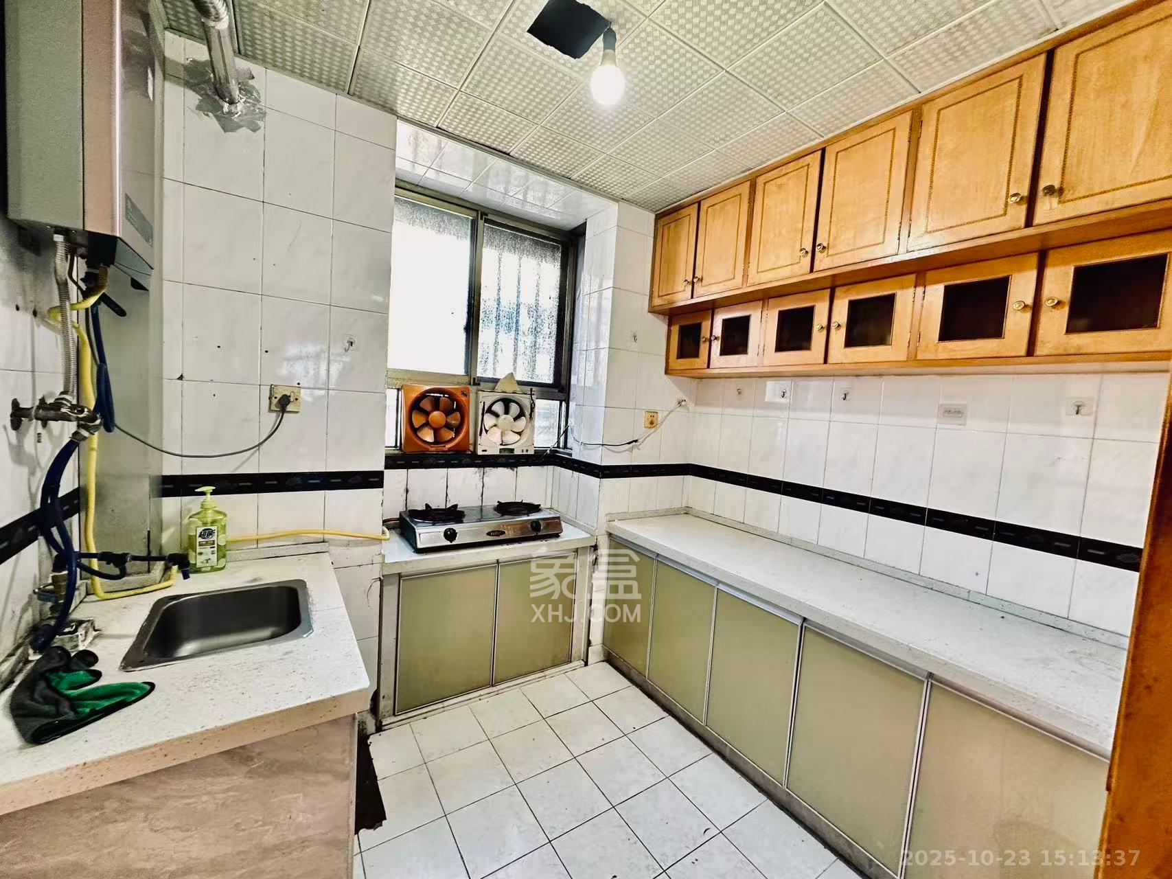 岳银小区(一二三五村)  2室2厅1卫    1000.0元/月 岳银小区(一二三五村)  2室2厅1卫    1000.0元/月室内图