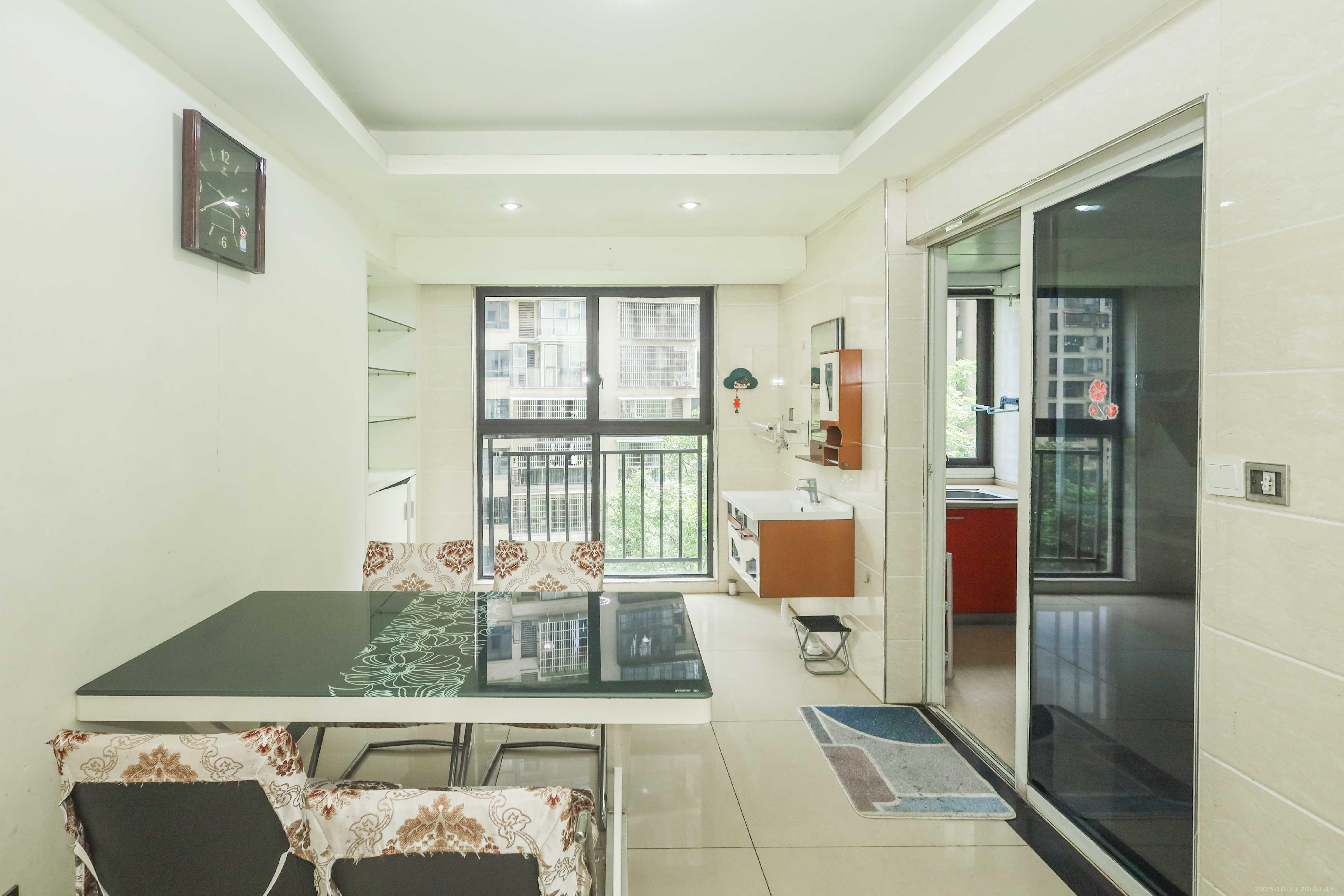 保利麓谷林语E区  3室2厅1卫    2400.0元/月室内图