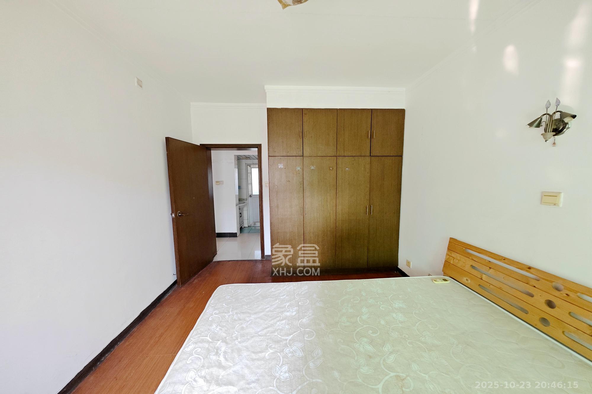 湖工家园  3室2厅1卫    68.8万 湖工家园  3室2厅1卫    68.8万卧室