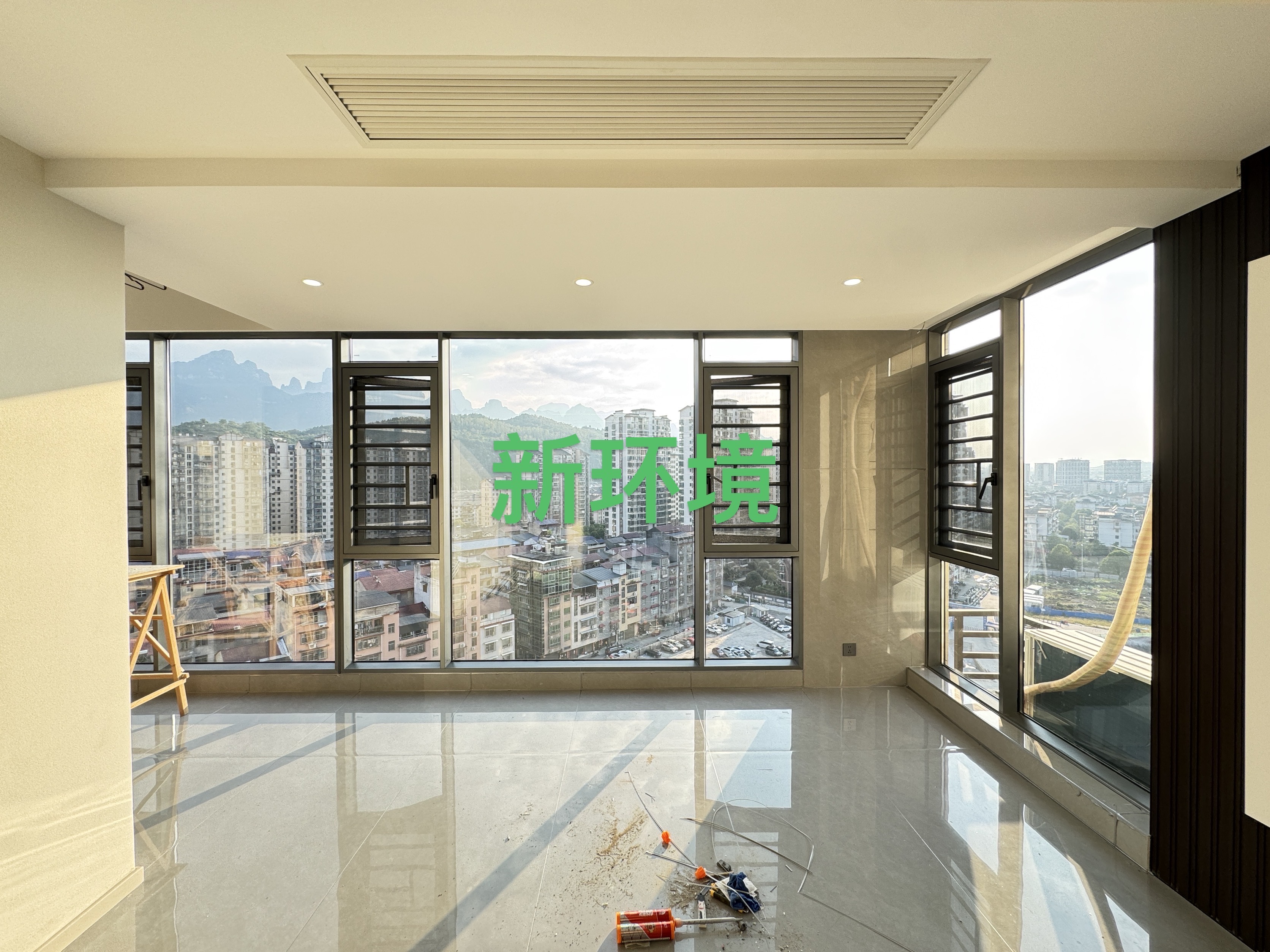 江与城  3室2厅2卫    110.8万客厅