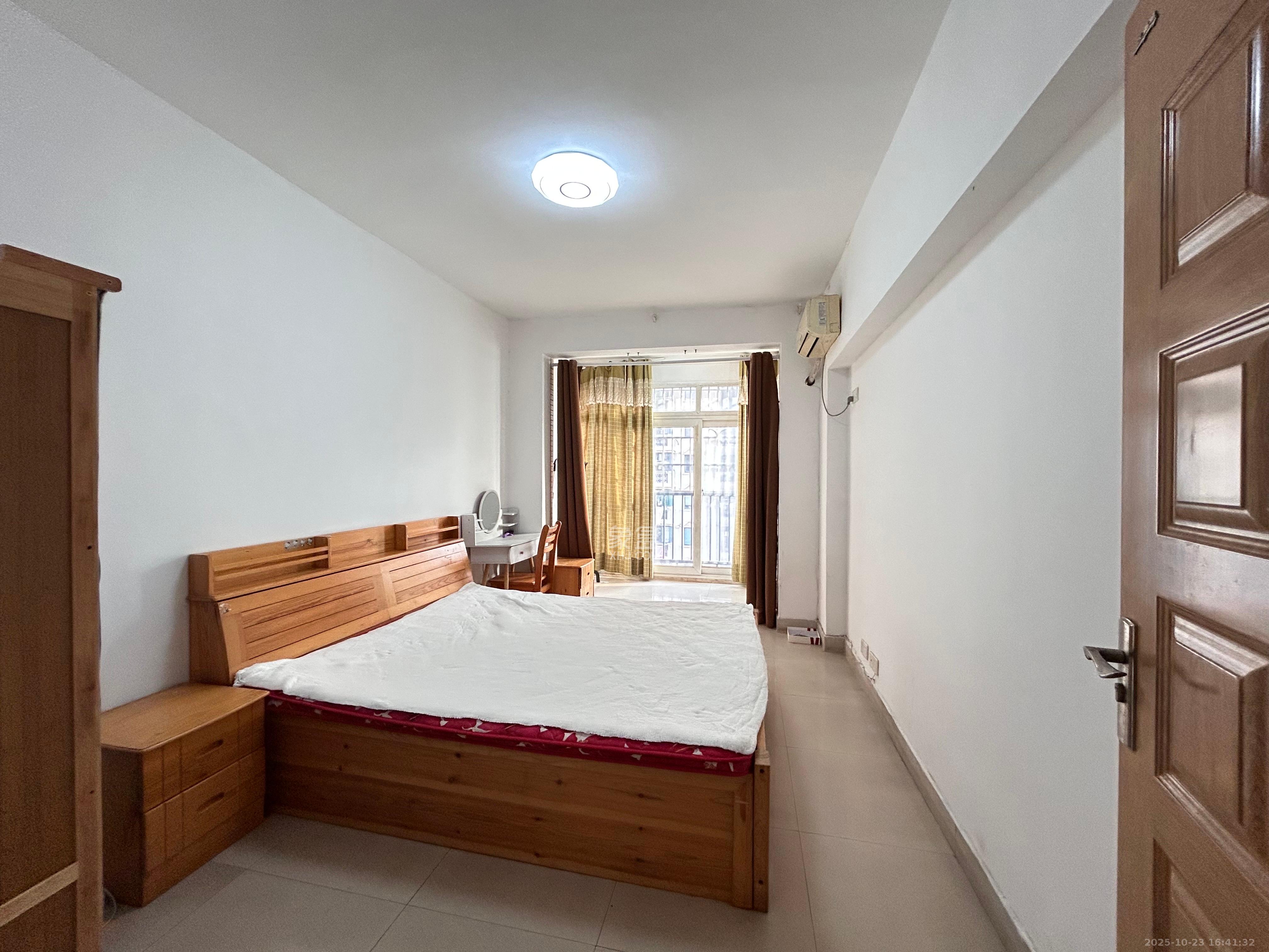 东南雅苑  2室2厅1卫    2200.0元/月 东南雅苑  2室2厅1卫    2200.0元/月室内图