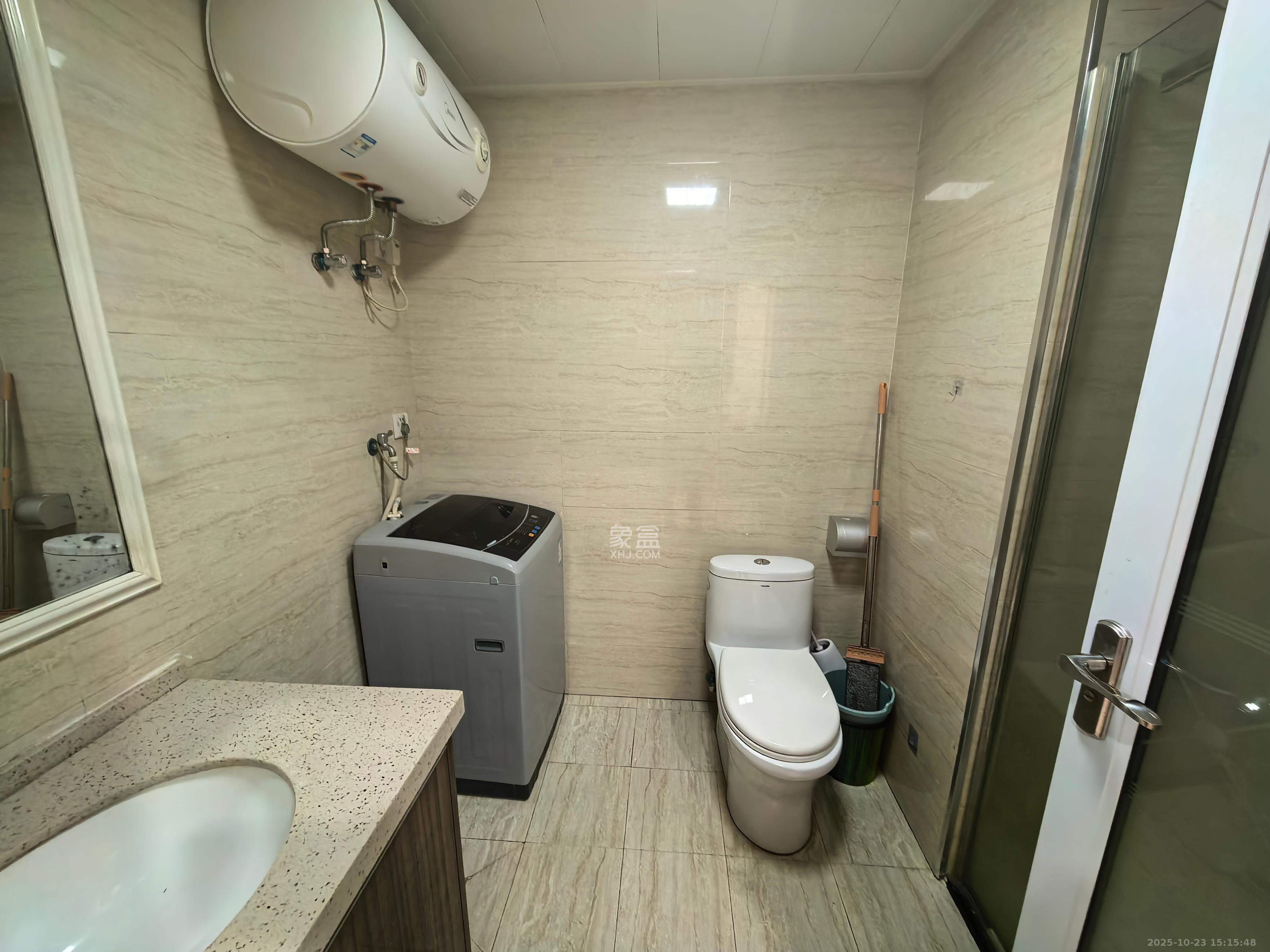 方略城市广场  1室1厅1卫    1400.0元/月 方略城市广场  1室1厅1卫    1400.0元/月室内图