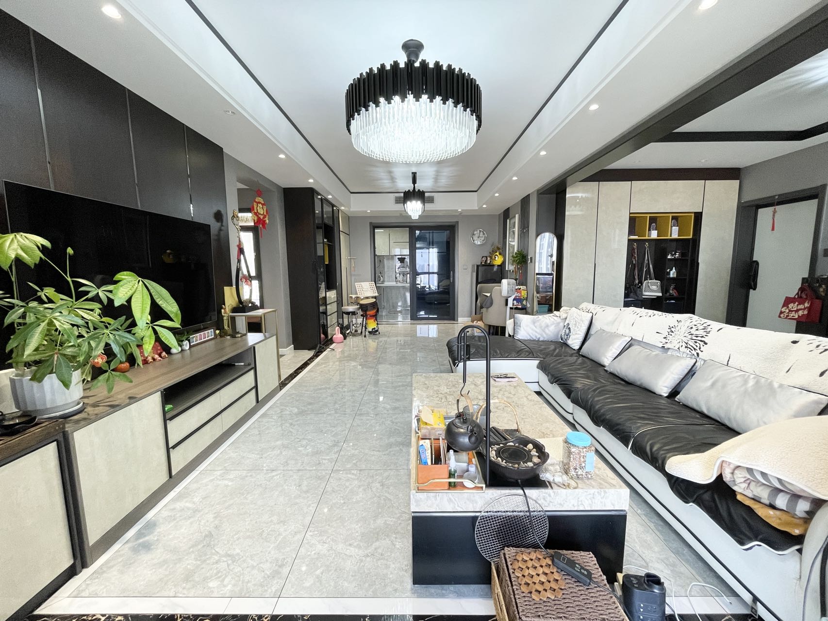 奥园广场  3室2厅2卫    73.8万 奥园广场  3室2厅2卫    73.8万