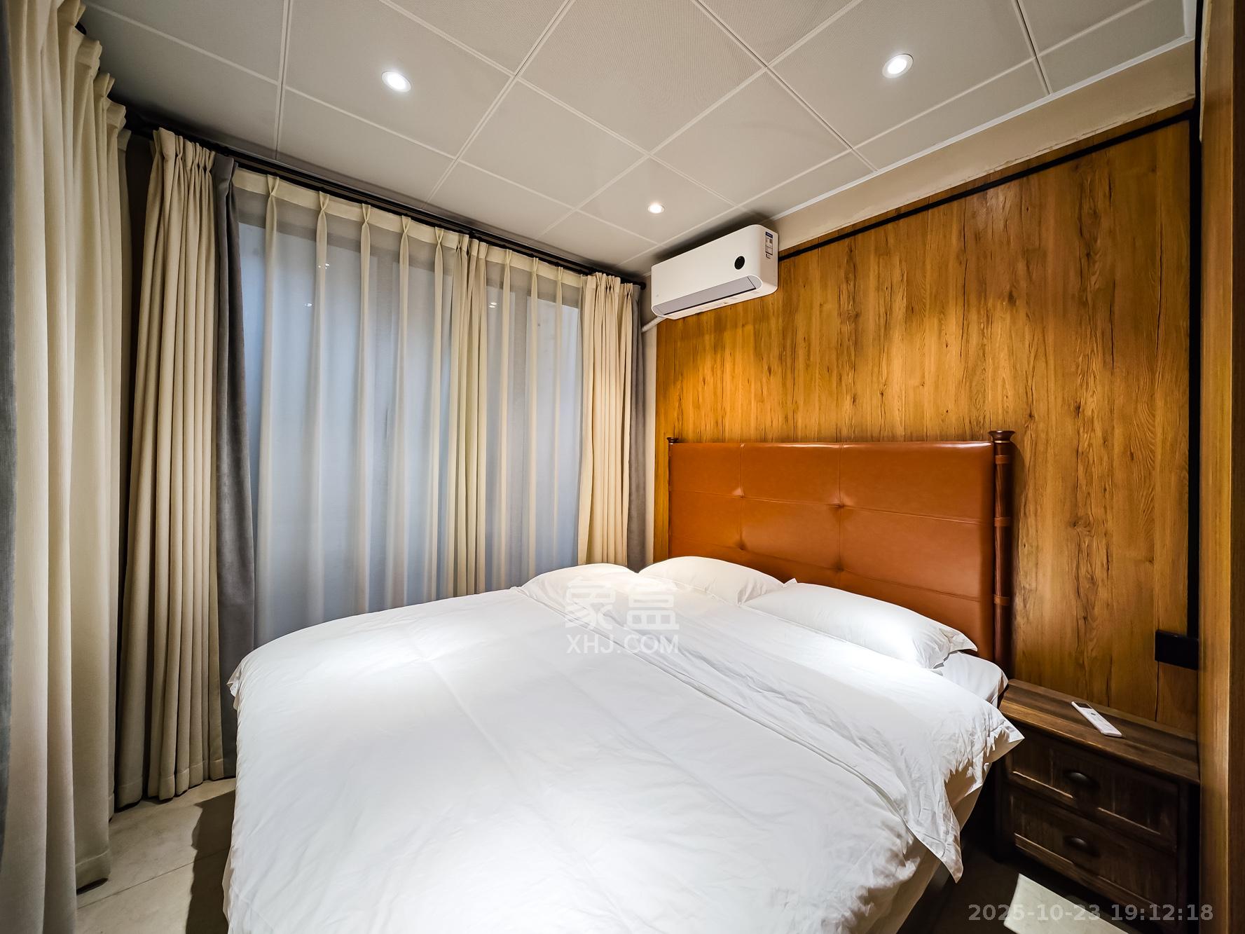 绿地海外滩一期 5室2厅3卫 380.0万 绿地海外滩一期 5室2厅3卫 380.0万卧室