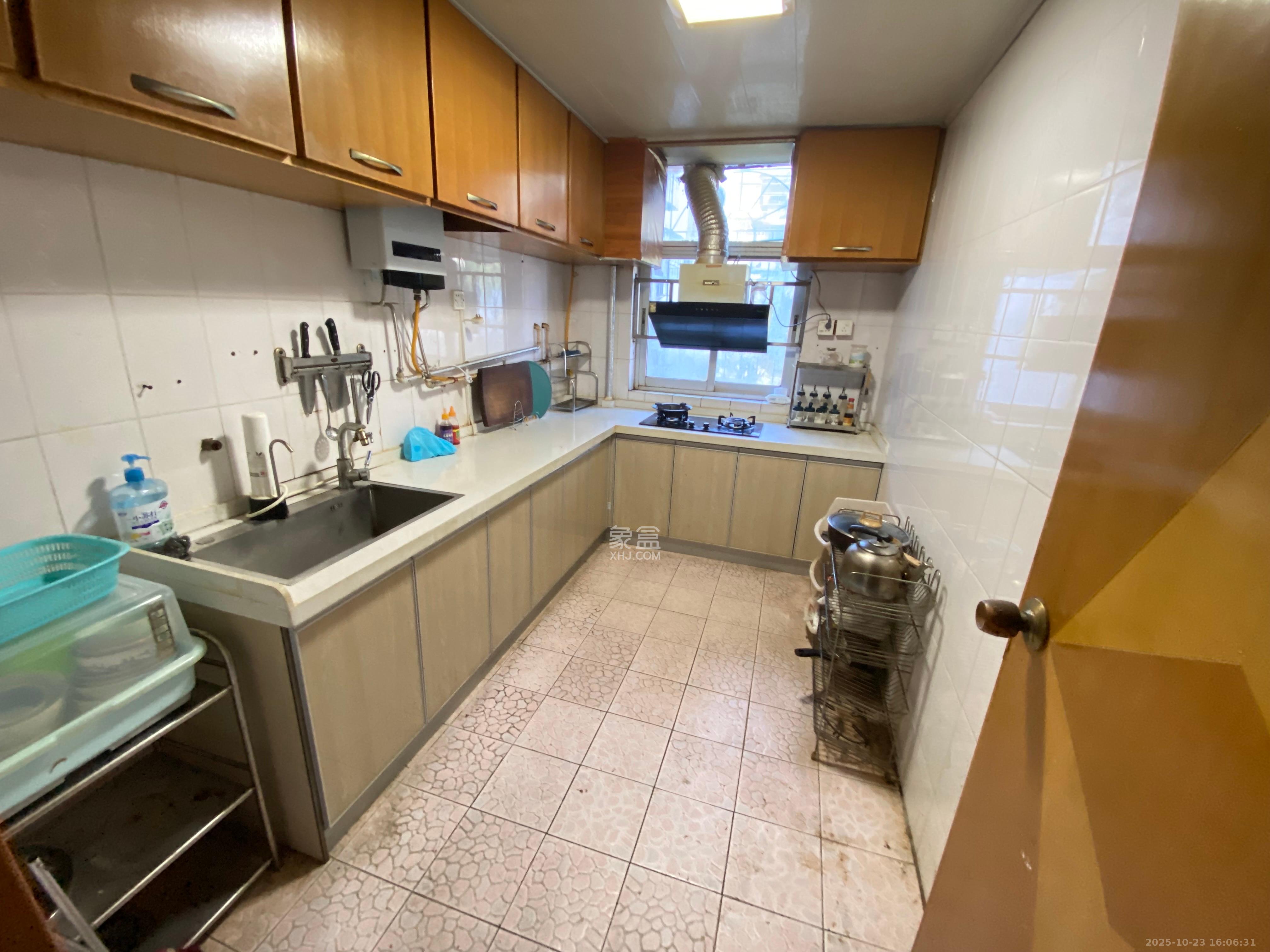 鸿园小区  3室2厅1卫    2700.0元/月 鸿园小区  3室2厅1卫    2700.0元/月室内图