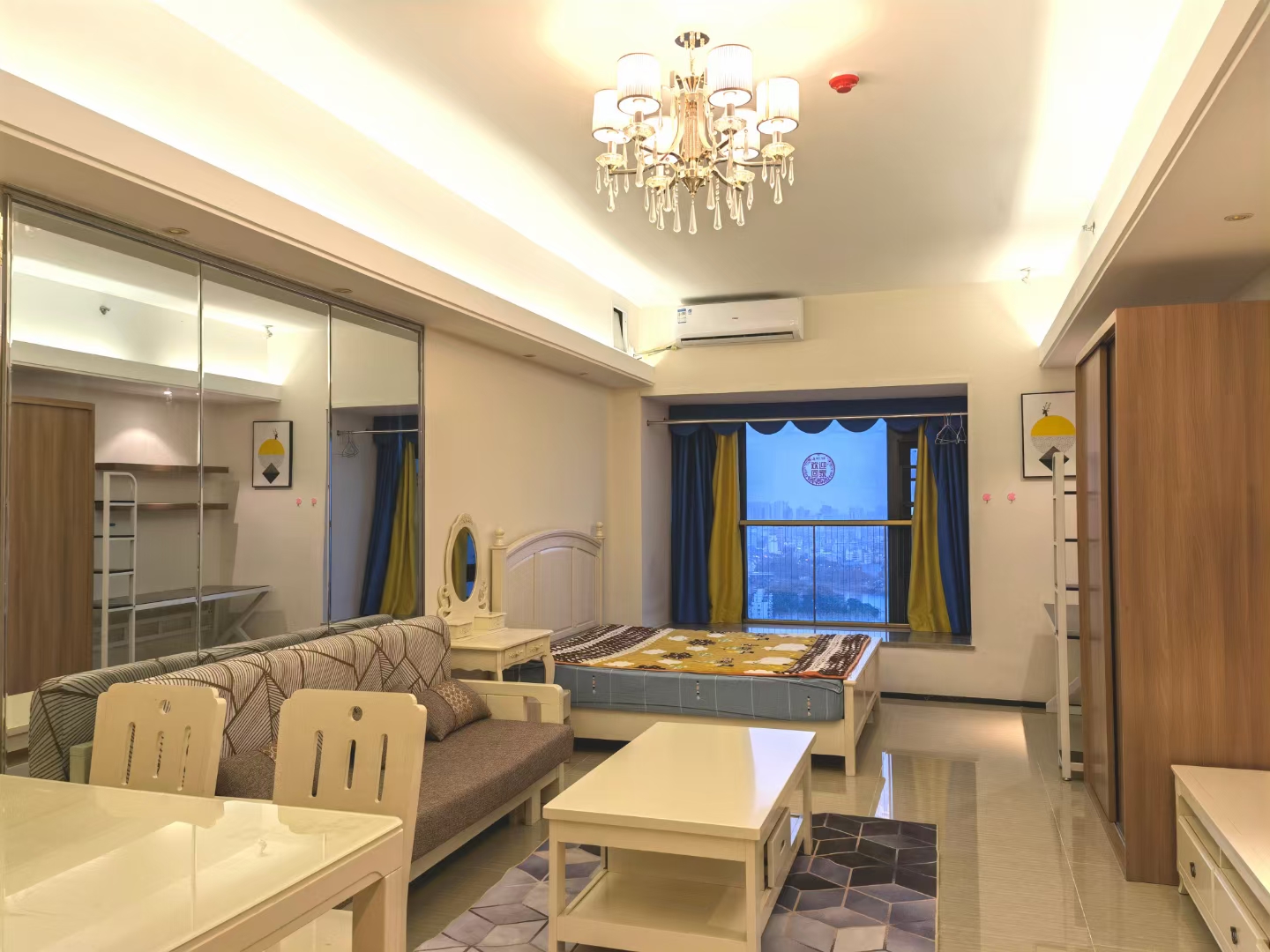 恒大外滩 1室1厅1卫 2300.0元/月 恒大外滩 1室1厅1卫 2300.0元/月室内图