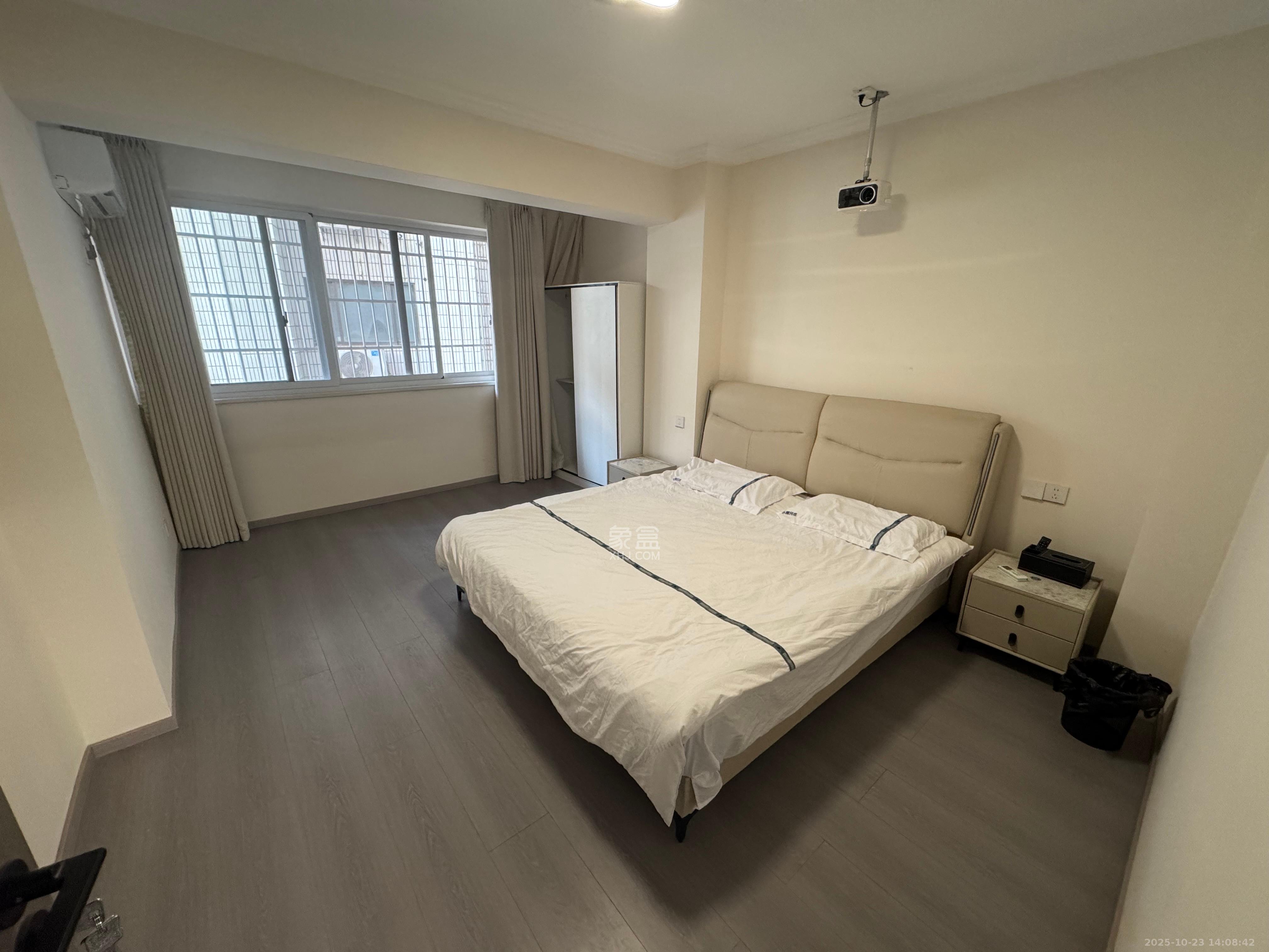 新世界百货（湖南供销大厦）  3室2厅2卫    4500.0元/月室内图