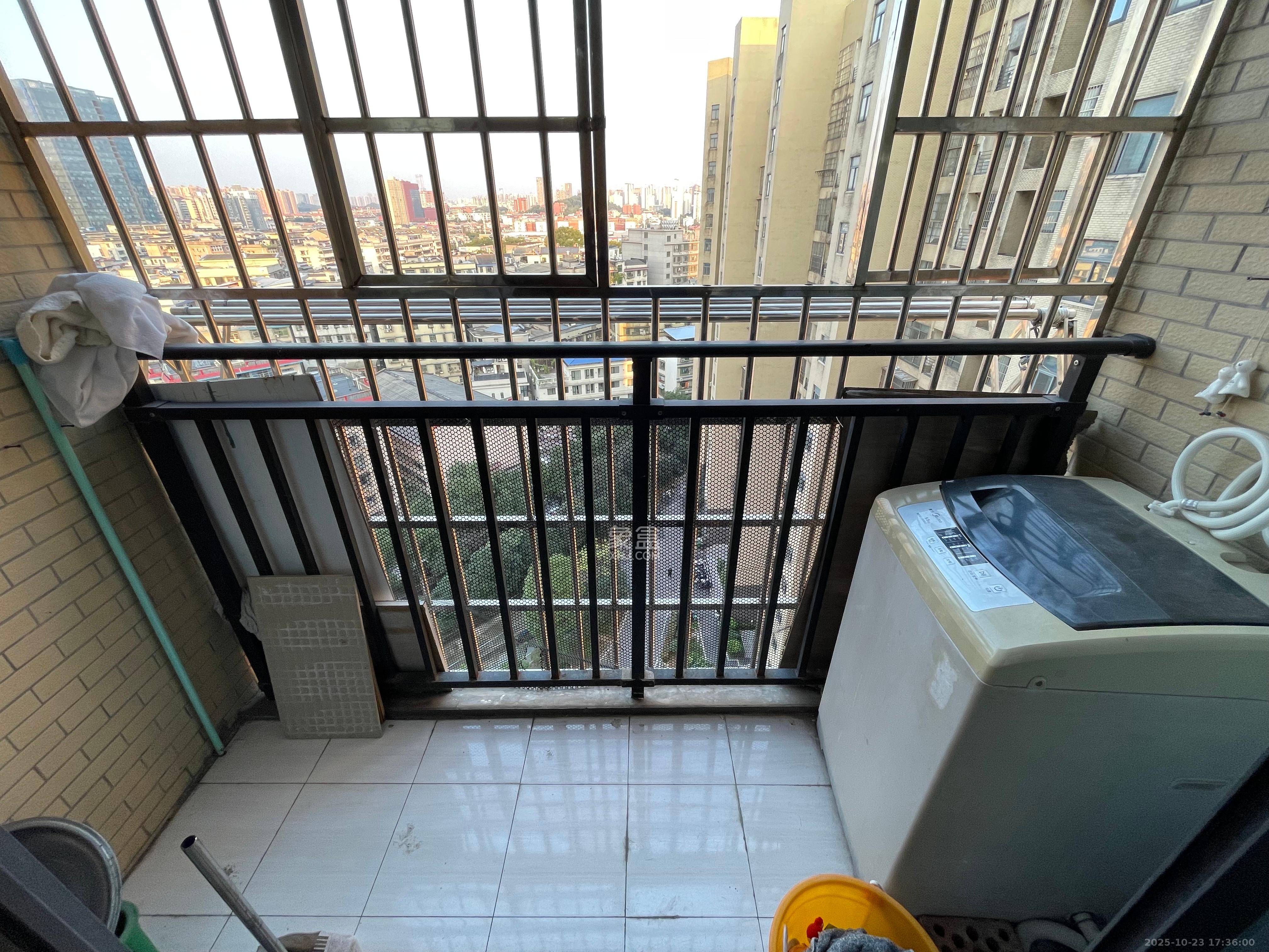 西铁馨寓(西铁领寓)  2室1厅1卫    1800.0元/月 西铁馨寓(西铁领寓)  2室1厅1卫    1800.0元/月室内图