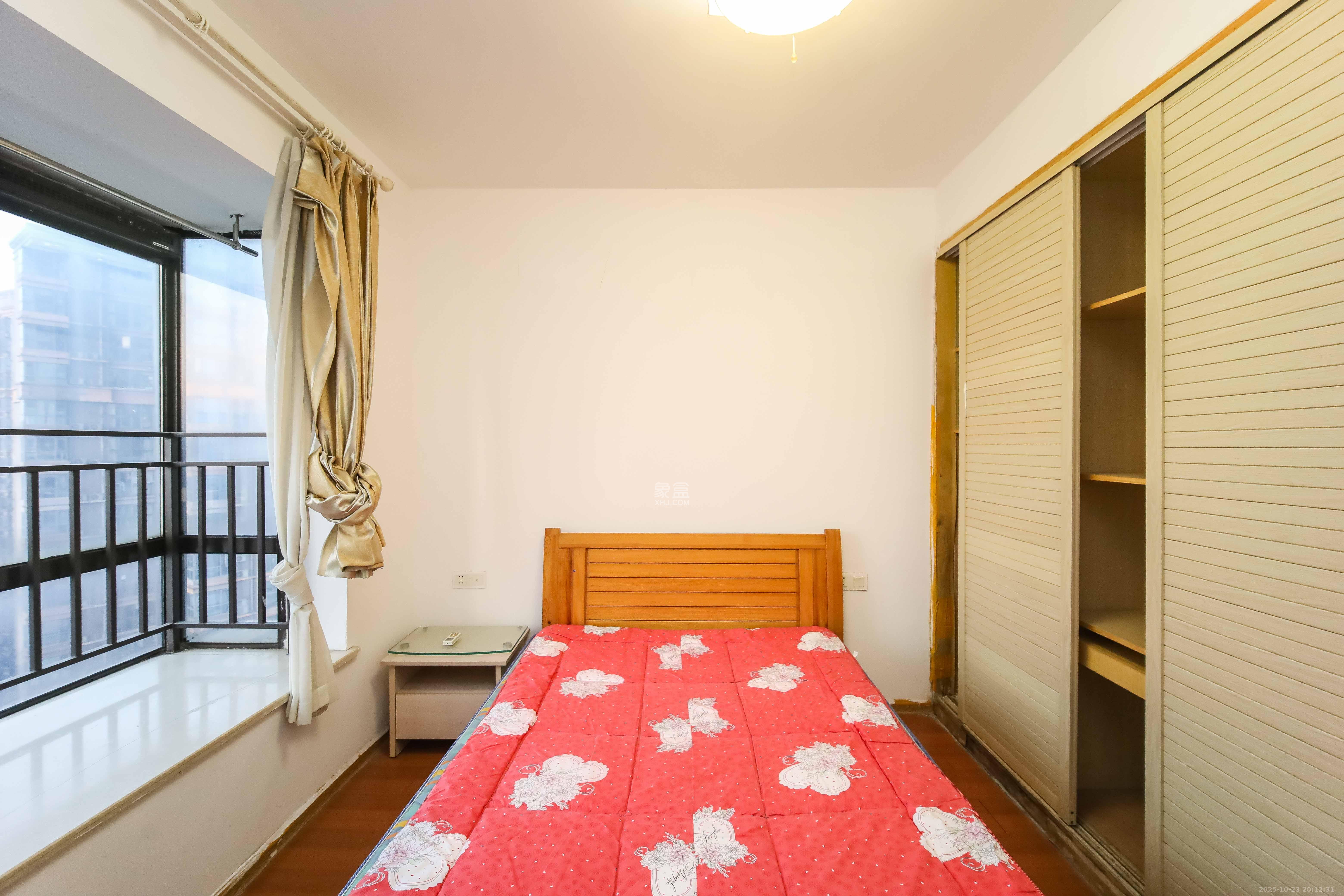 上东辛顿公寓  1室1厅1卫    28.0万卧室