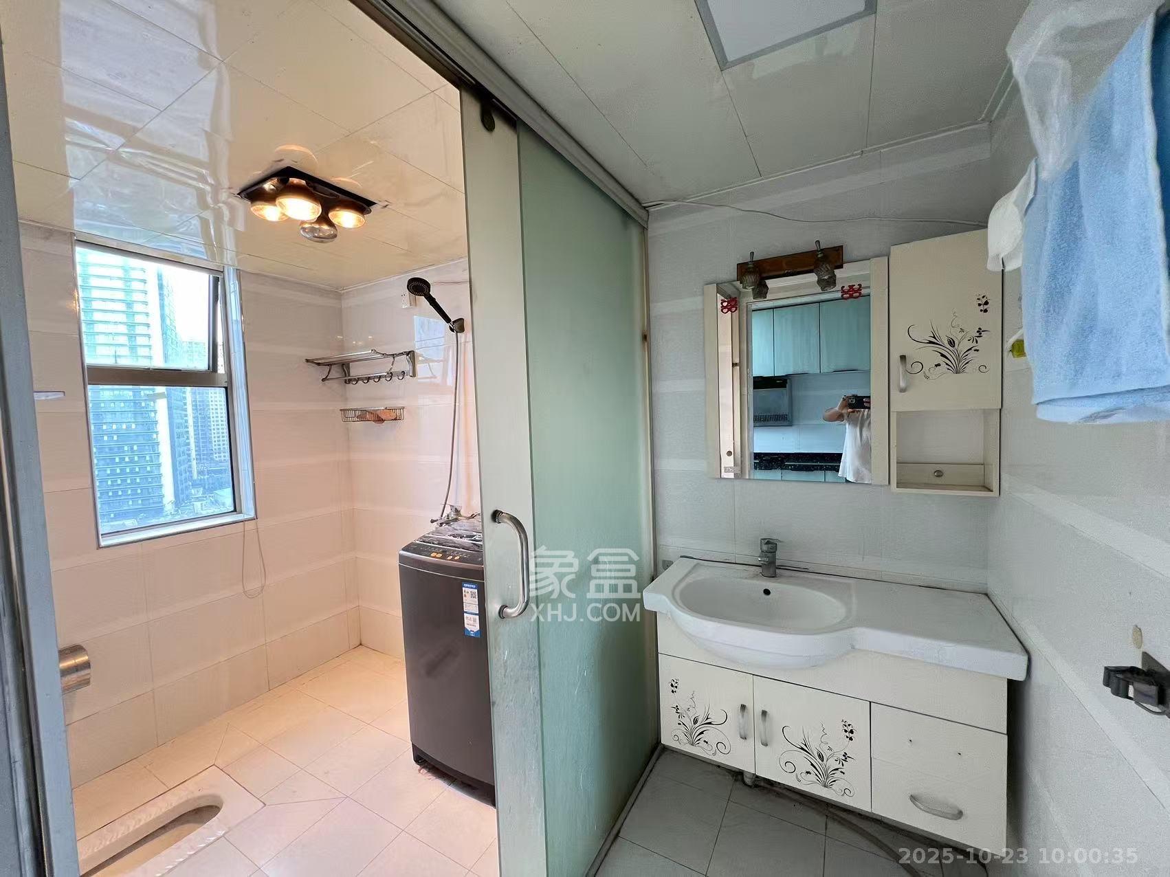 岳泰理想城 3室2厅2卫 3100.0元/月 岳泰理想城 3室2厅2卫 3100.0元/月室内图