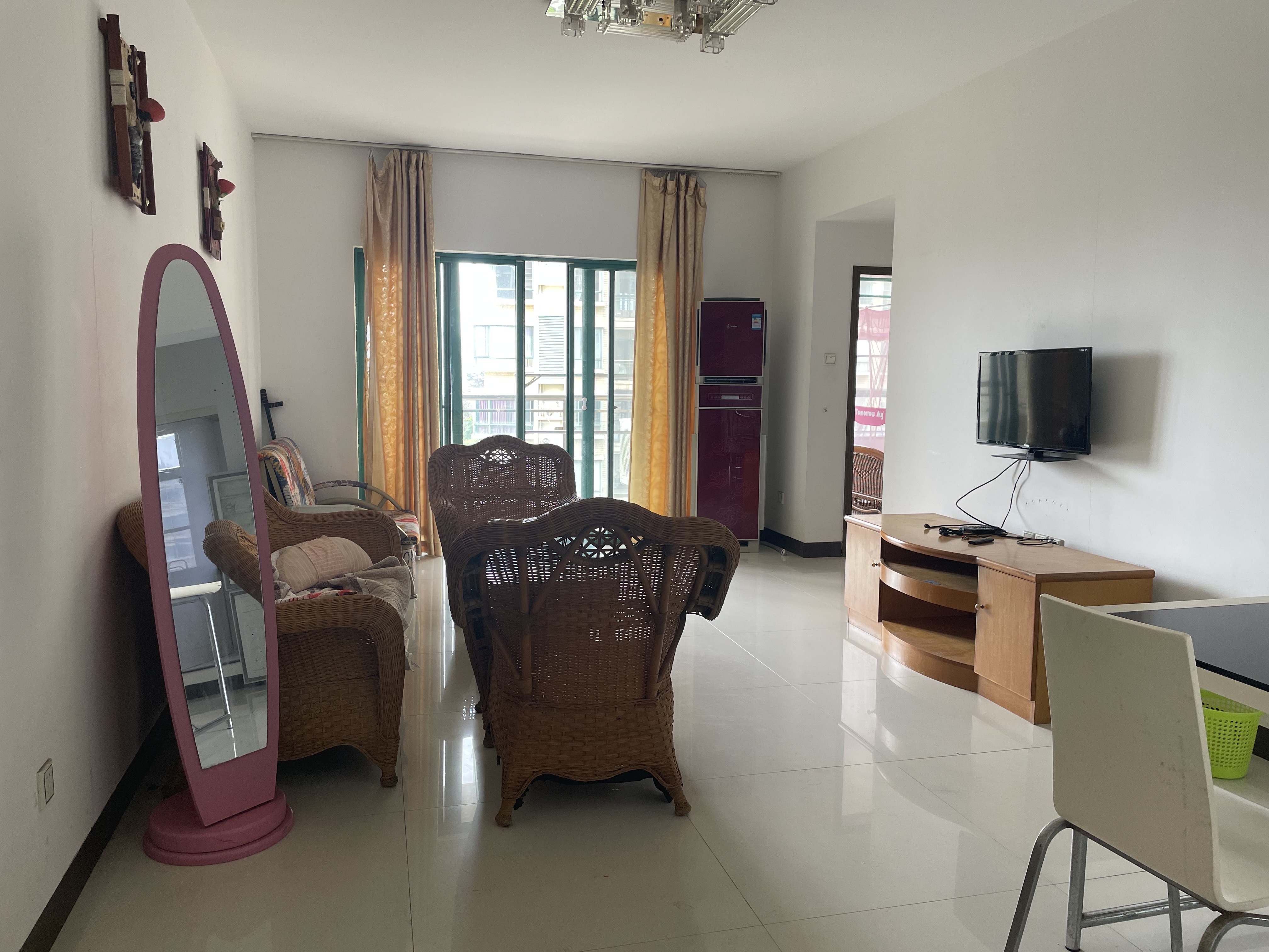 金外滩 2室1厅1卫 120.0万 金外滩 2室1厅1卫 120.0万客厅