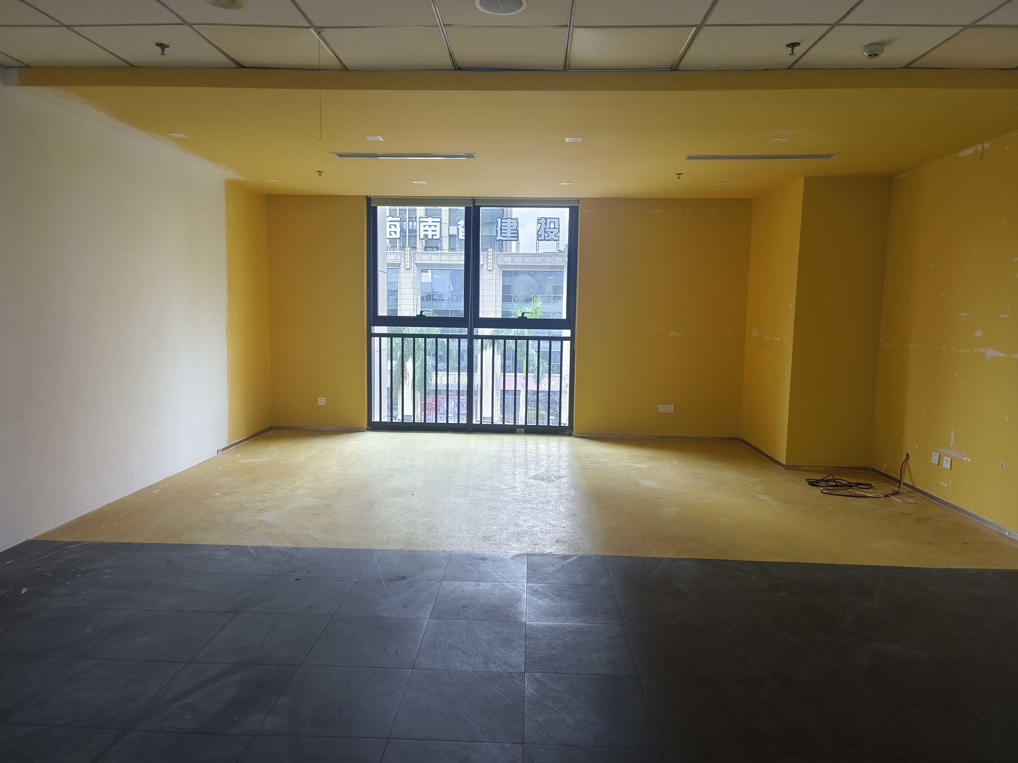 互联网金融大厦   176.8㎡      14144.0元/月室内图