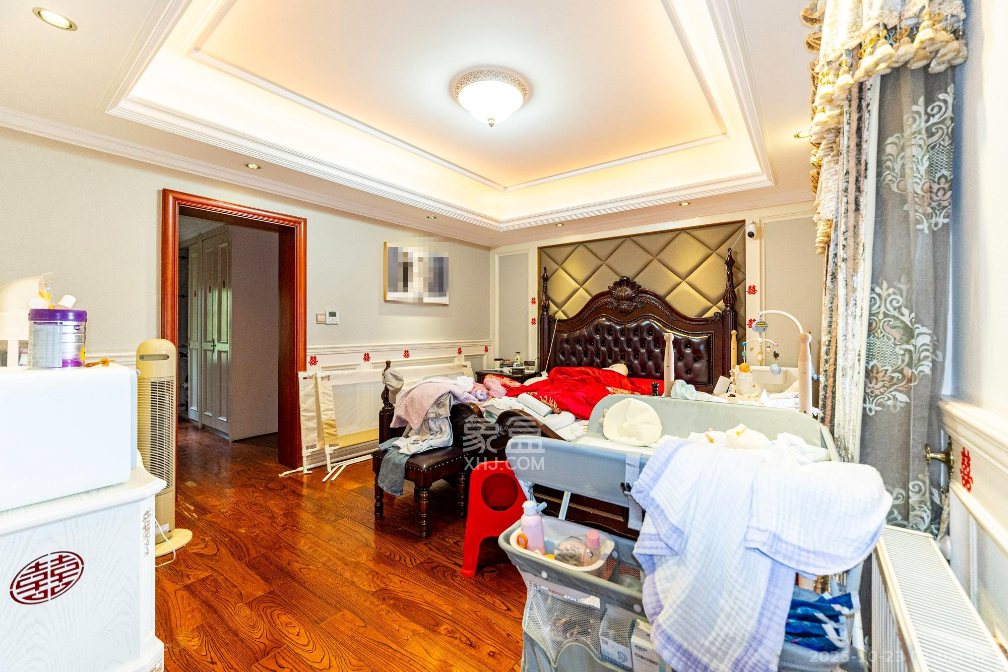 湘龙家园  8室3厅3卫    528.0万 湘龙家园  8室3厅3卫    528.0万卧室