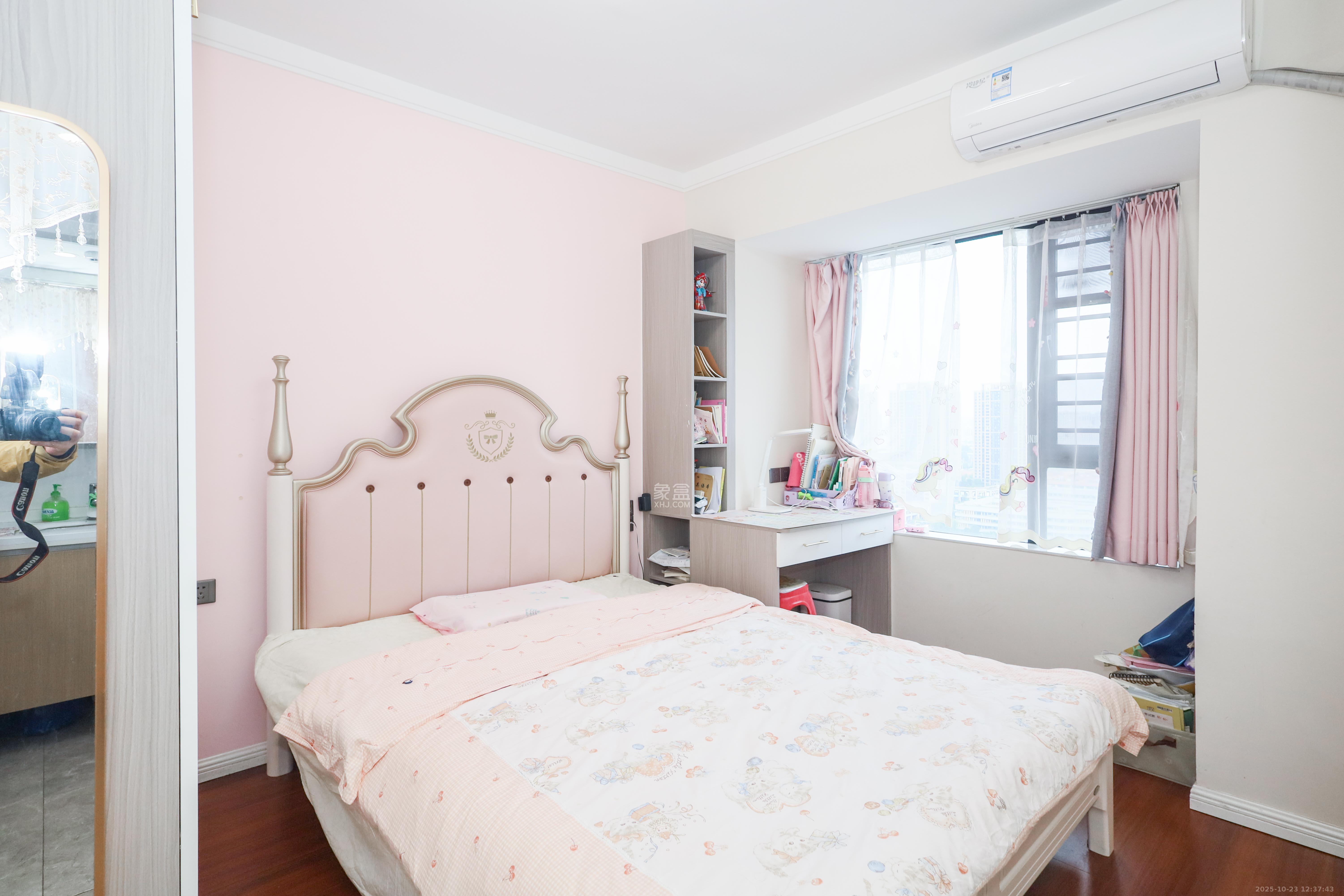 招商华发依云曦城 4室2厅2卫 212.0万 招商华发依云曦城 4室2厅2卫 212.0万卧室