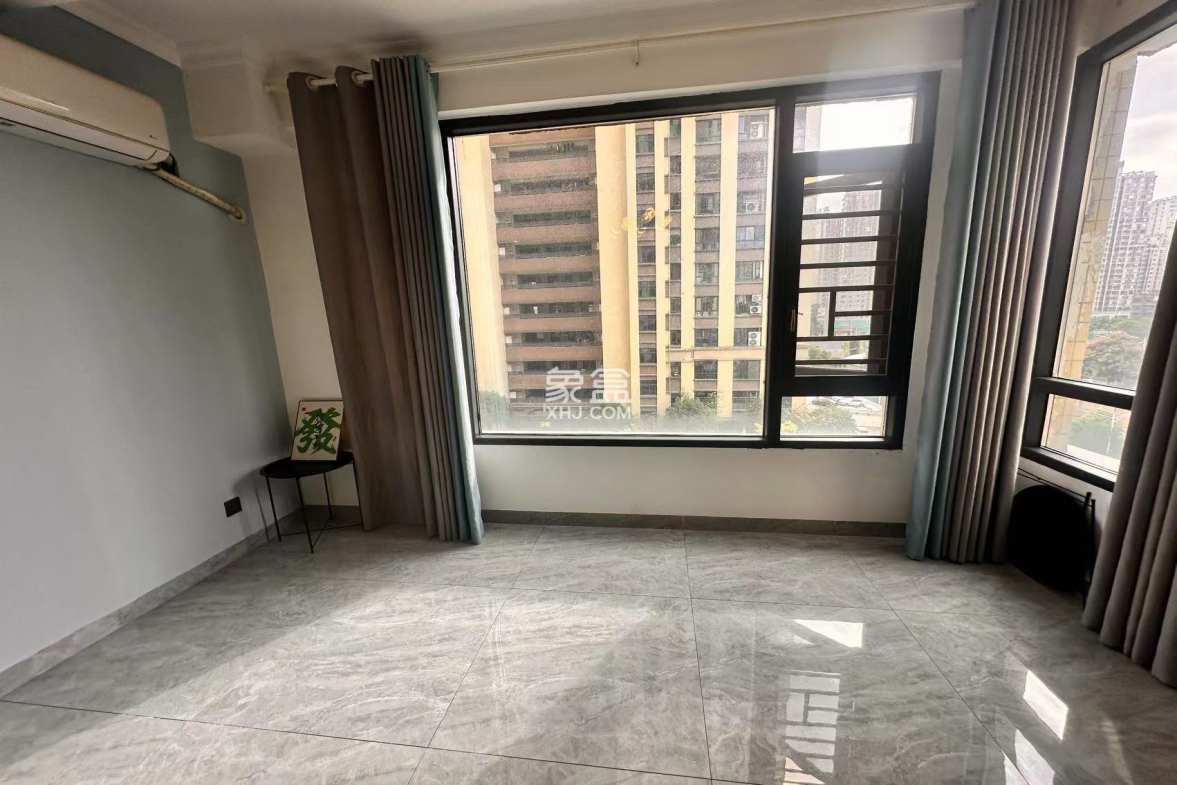 万恒白金汉宫 3室2厅2卫 2500.0元/月 万恒白金汉宫 3室2厅2卫 2500.0元/月室内图