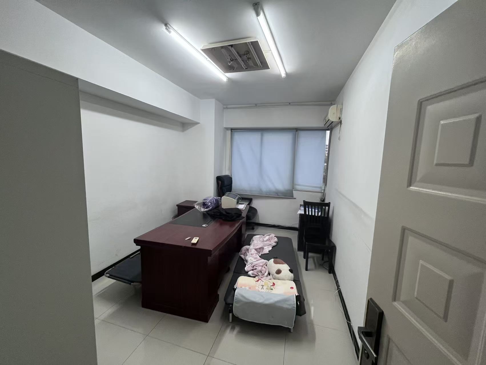 世贸中心  1室0厅0卫    3500.0元/月 世贸中心  1室0厅0卫    3500.0元/月室内图