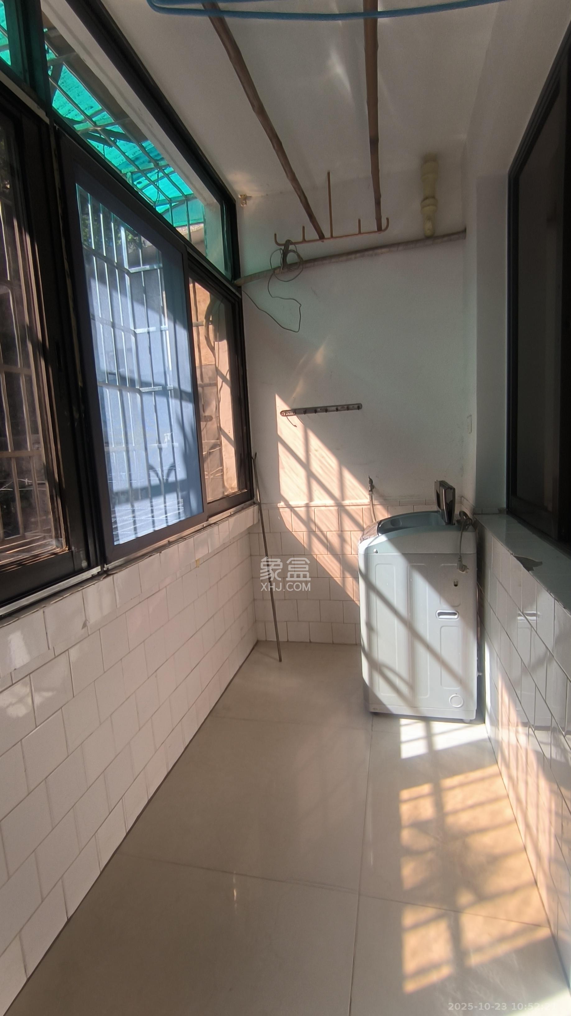 红旗区四片  3室2厅1卫    2200.0元/月室内图