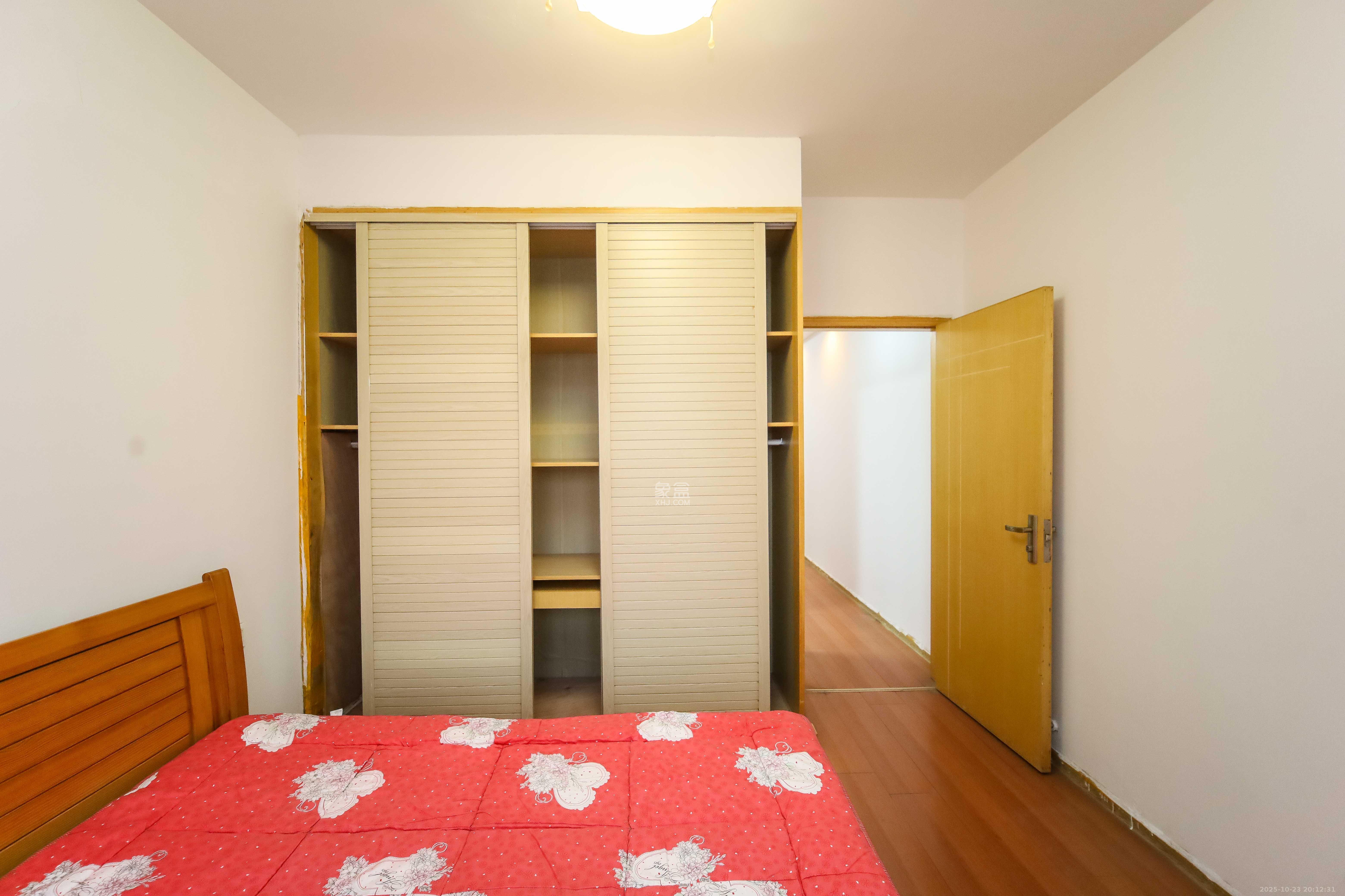 上东辛顿公寓 1室1厅1卫 28.0万 上东辛顿公寓 1室1厅1卫 28.0万卧室