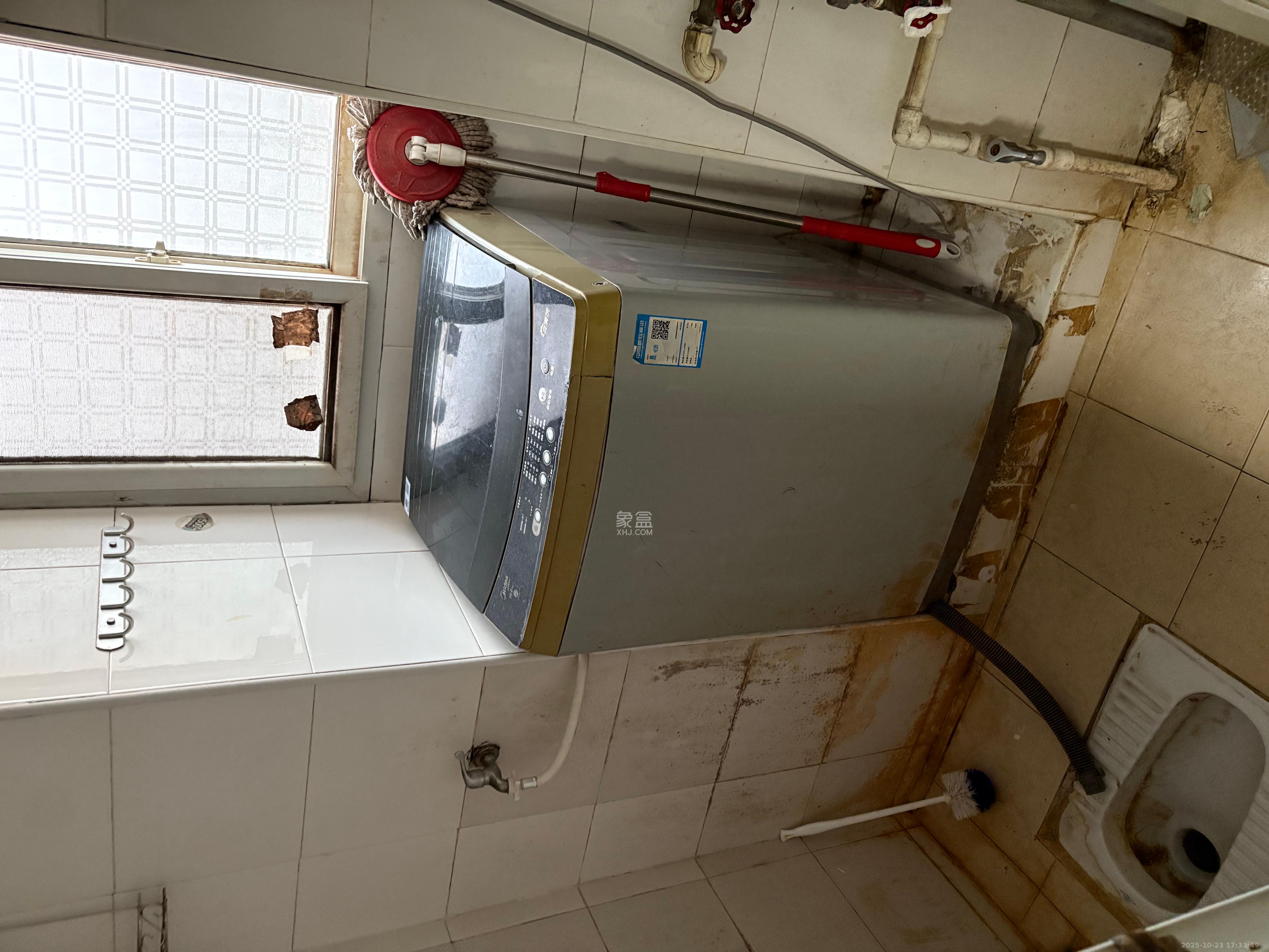 燕山街社区  3室1厅1卫    1600.0元/月室内图